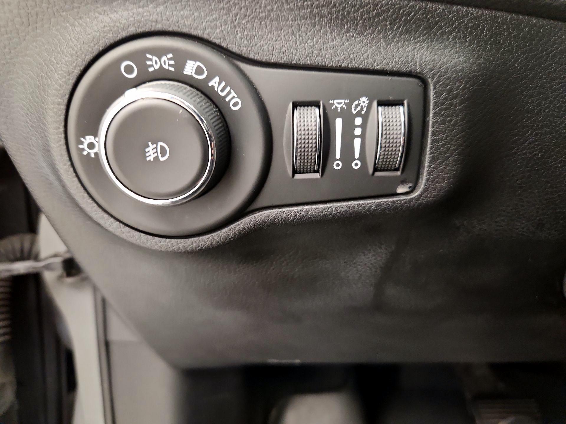 Thumbnail: 2019 Jeep Compass - 13