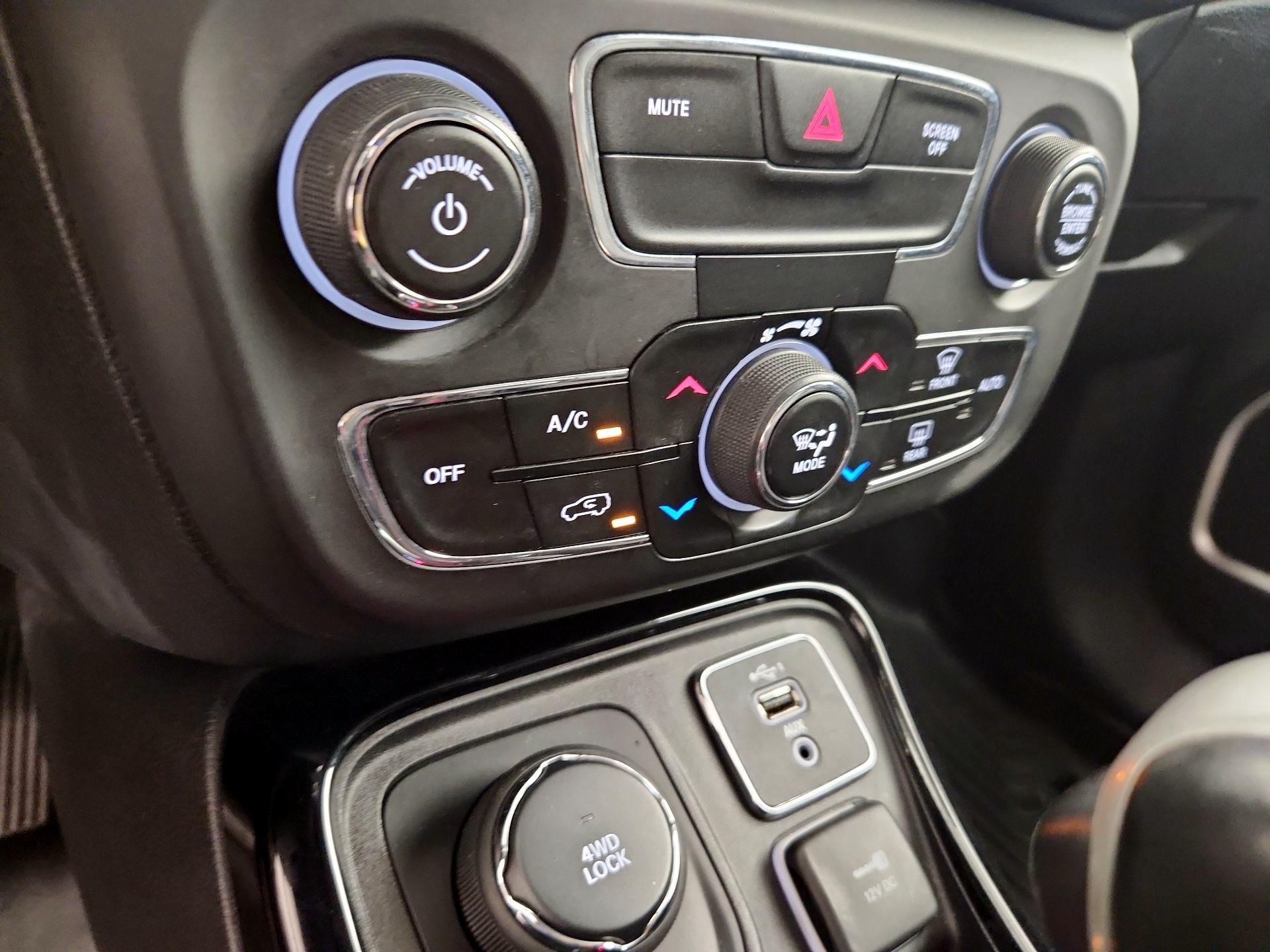 Thumbnail: 2019 Jeep Compass - 16