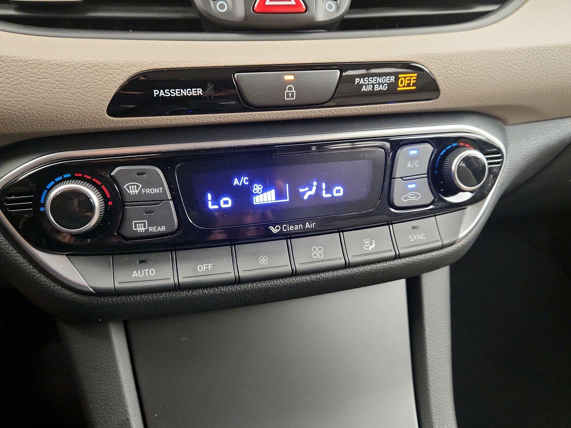 Thumbnail: 2018 Hyundai Elantra - 17