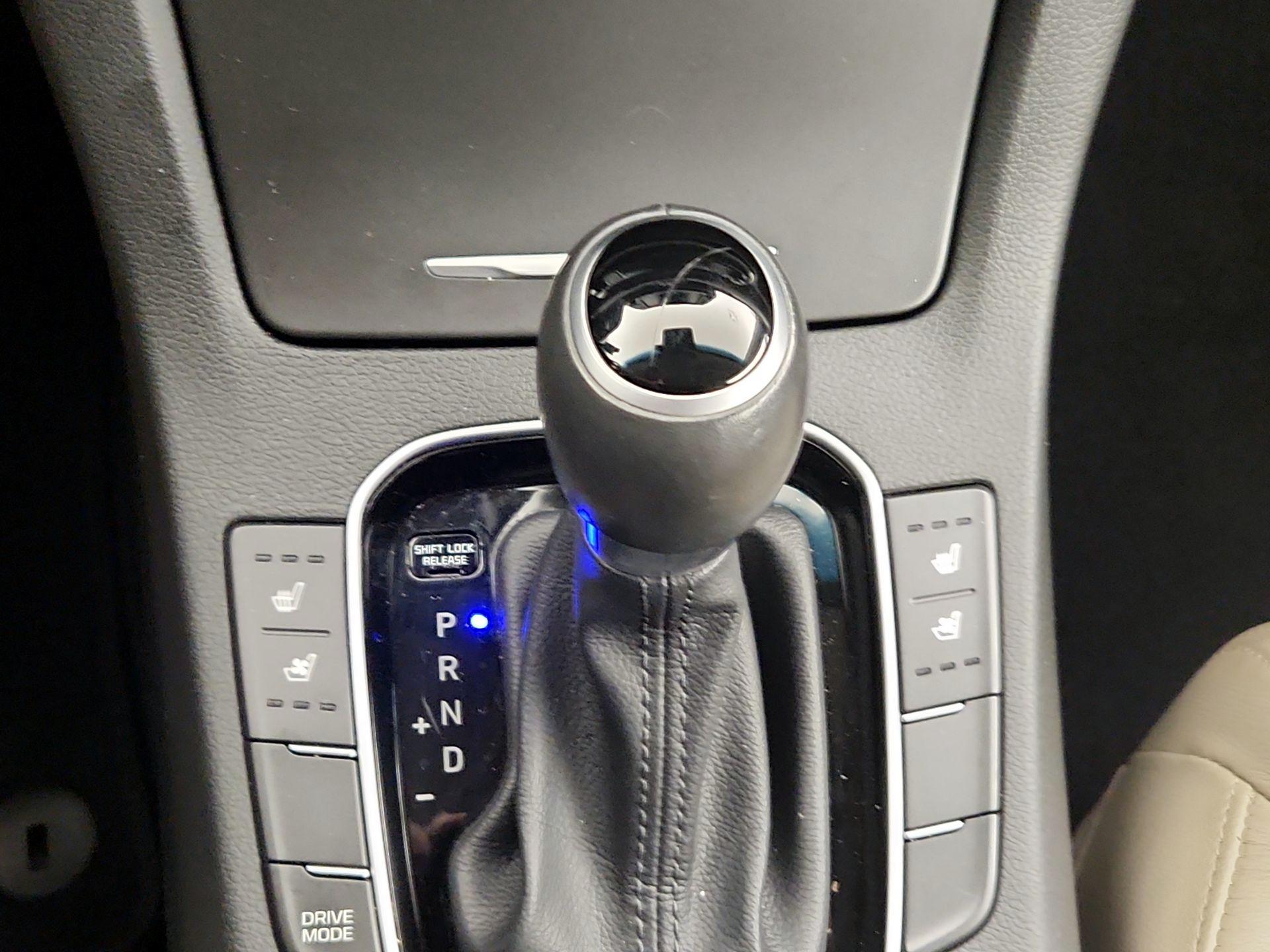 Thumbnail: 2018 Hyundai Elantra - 18