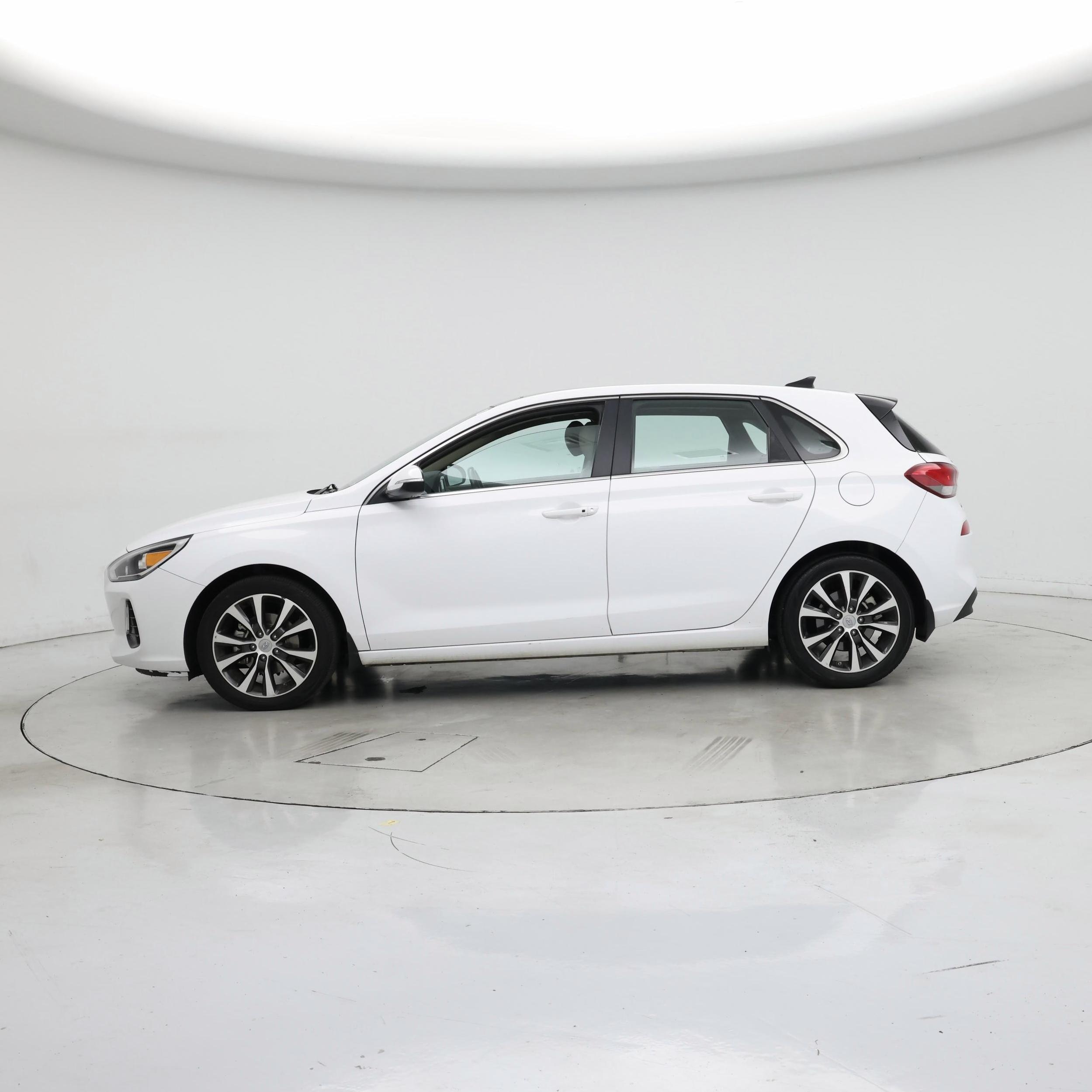 Thumbnail: 2018 Hyundai Elantra - 3