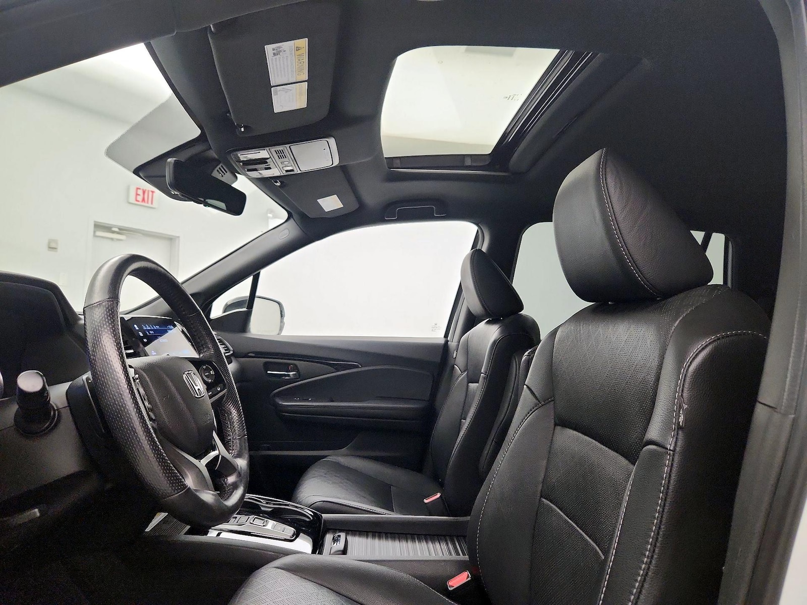 Sunroof(s) & Overhead Airbags