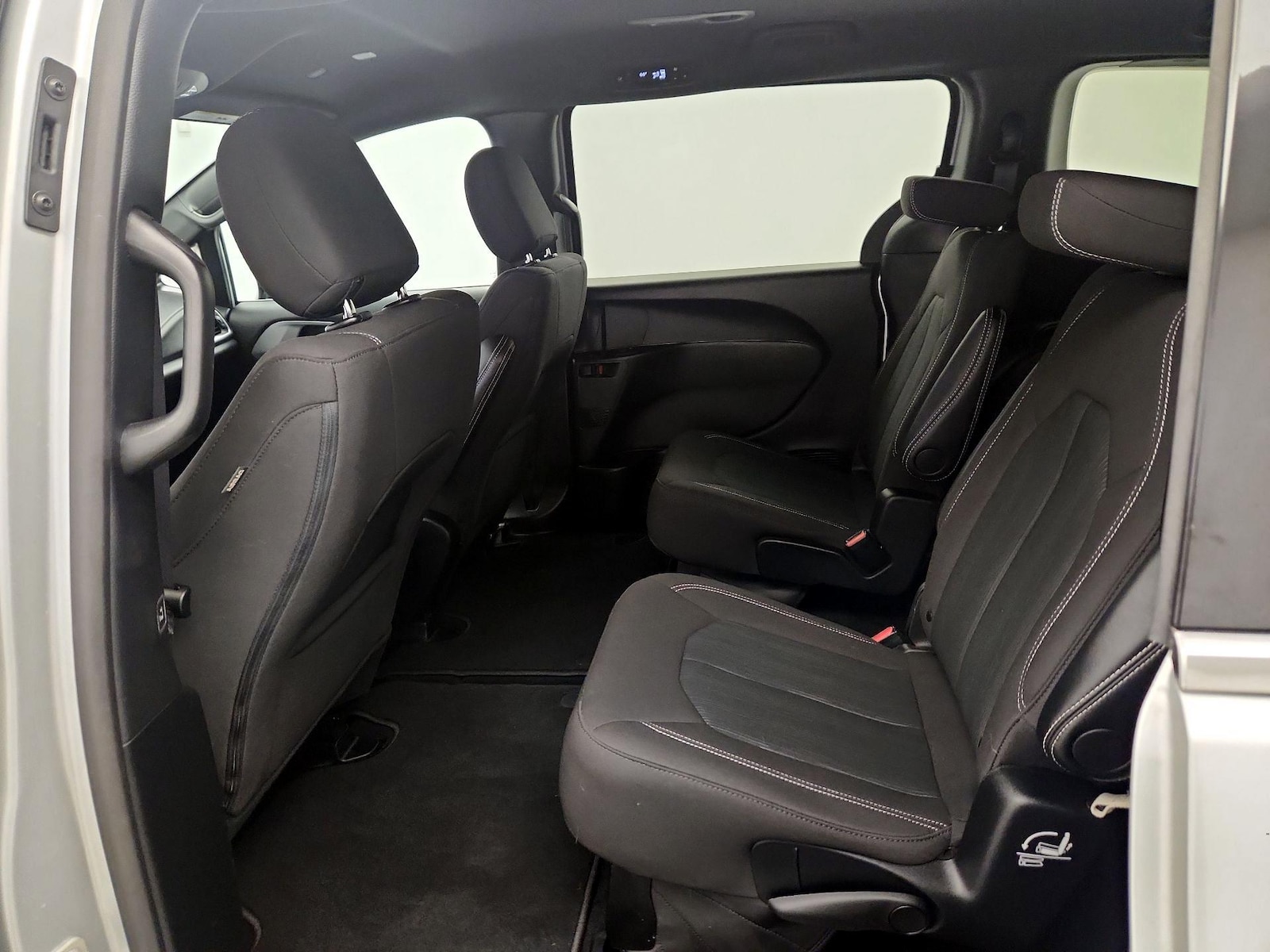 2024 Chrysler Pacifica Touring - Photo 20