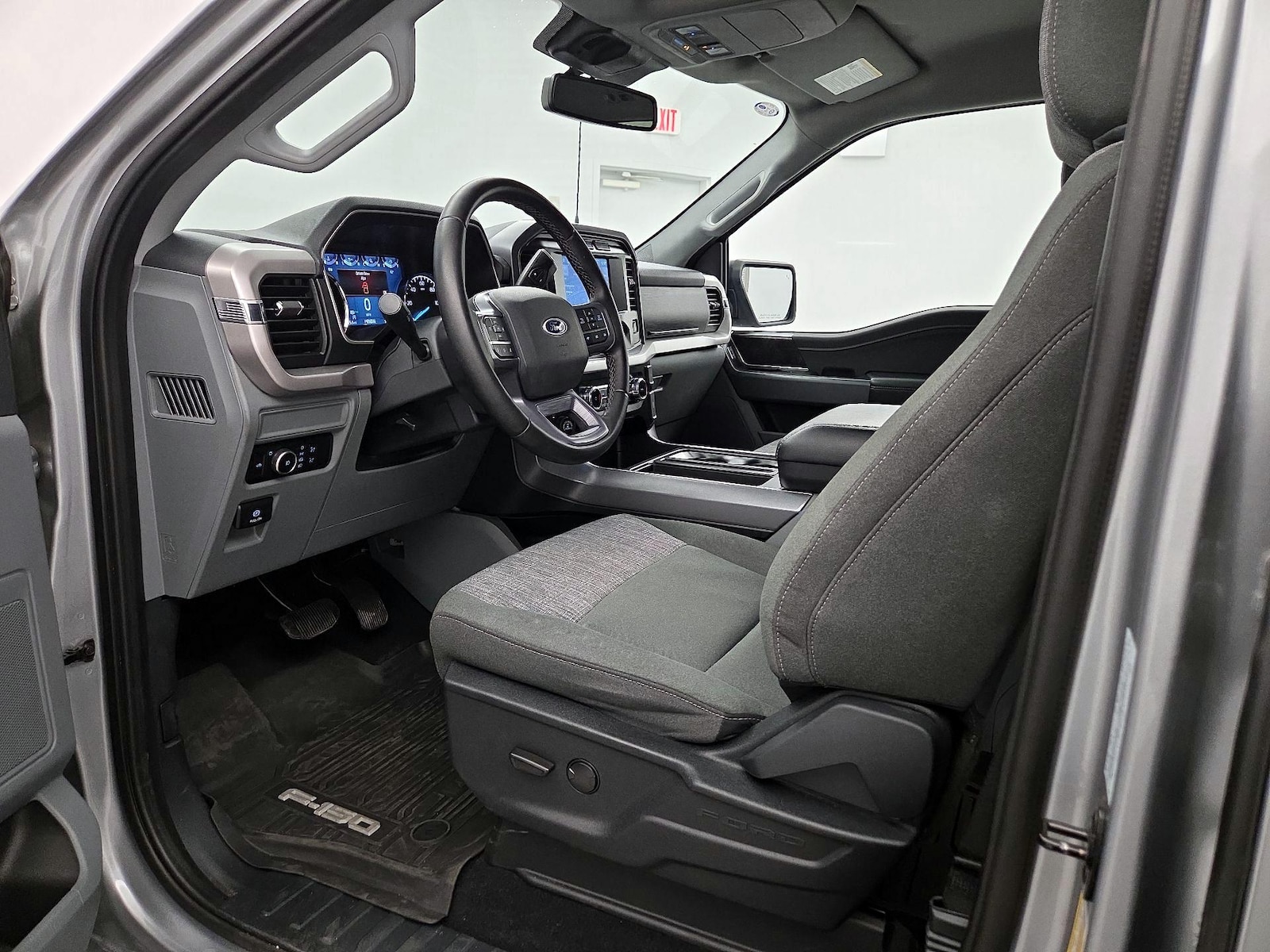 Power Seat(s) & Side Airbags