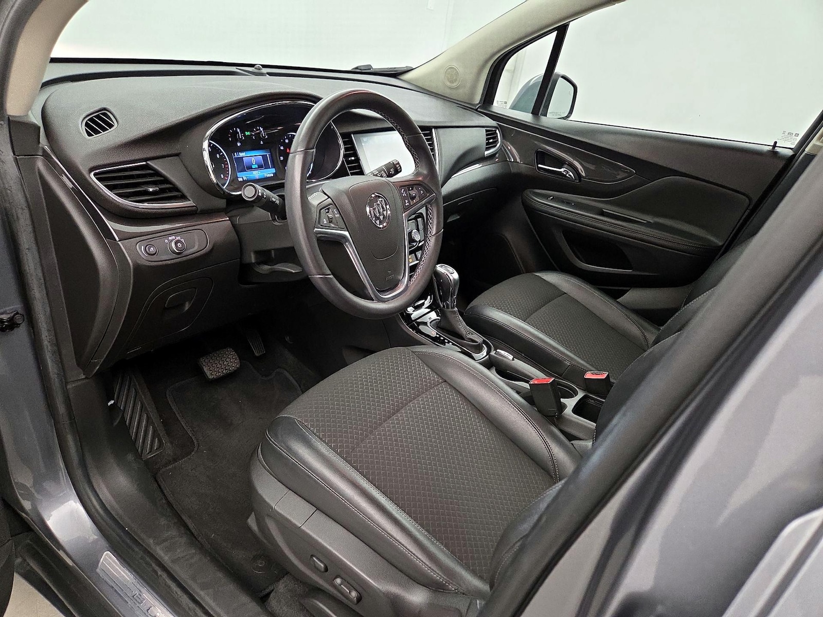 Power Seat(s) & Side Airbags