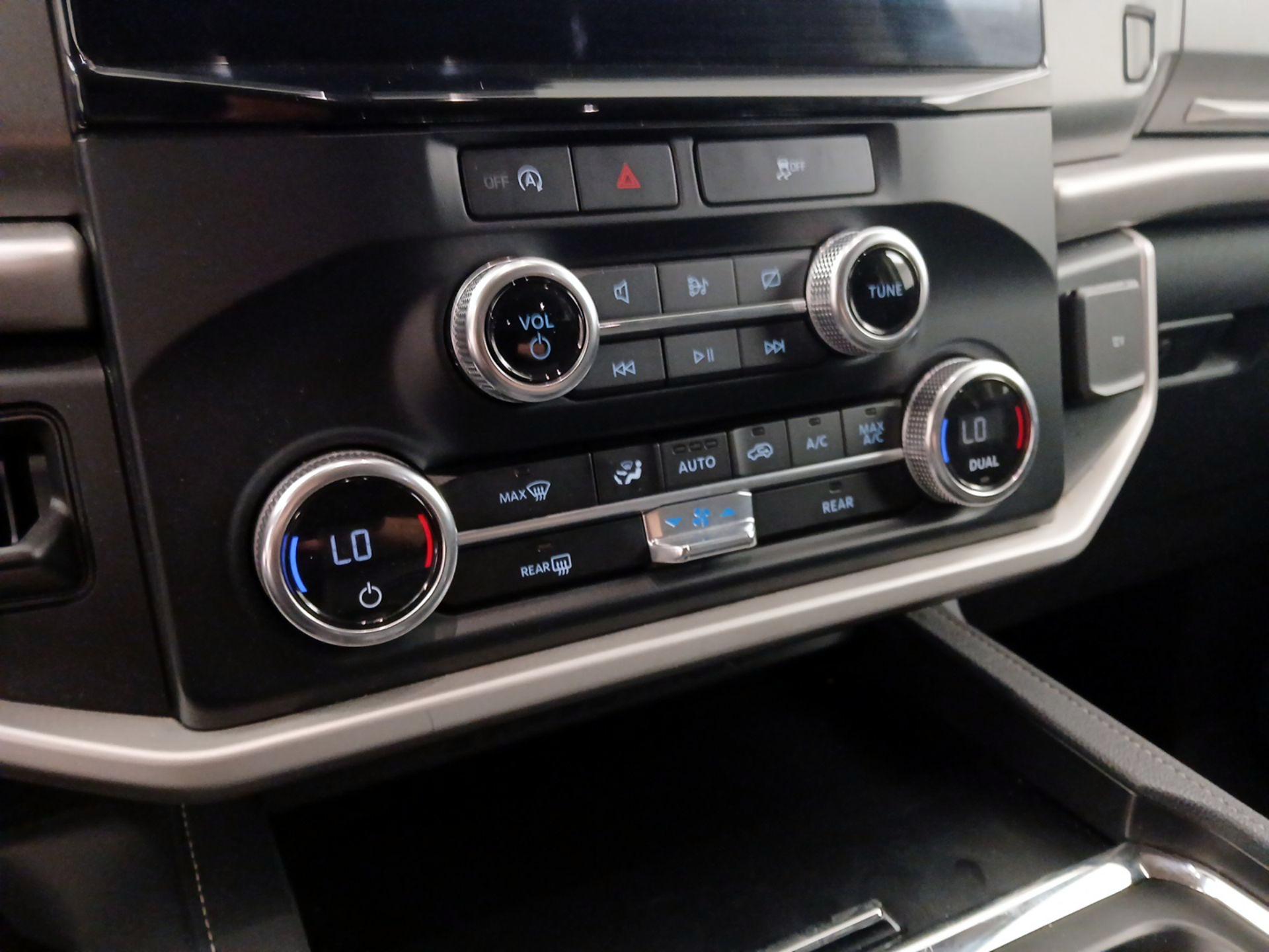 Thumbnail: 2024 Ford Expedition MAX - 17