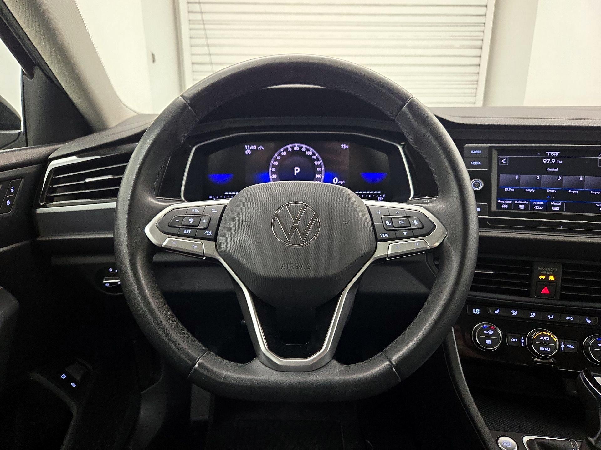 Thumbnail: 2024 Volkswagen Jetta - 10