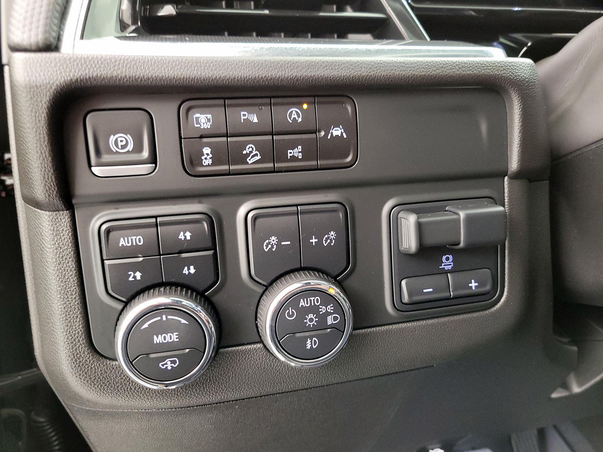 Thumbnail: 2025 Chevrolet Tahoe - 13