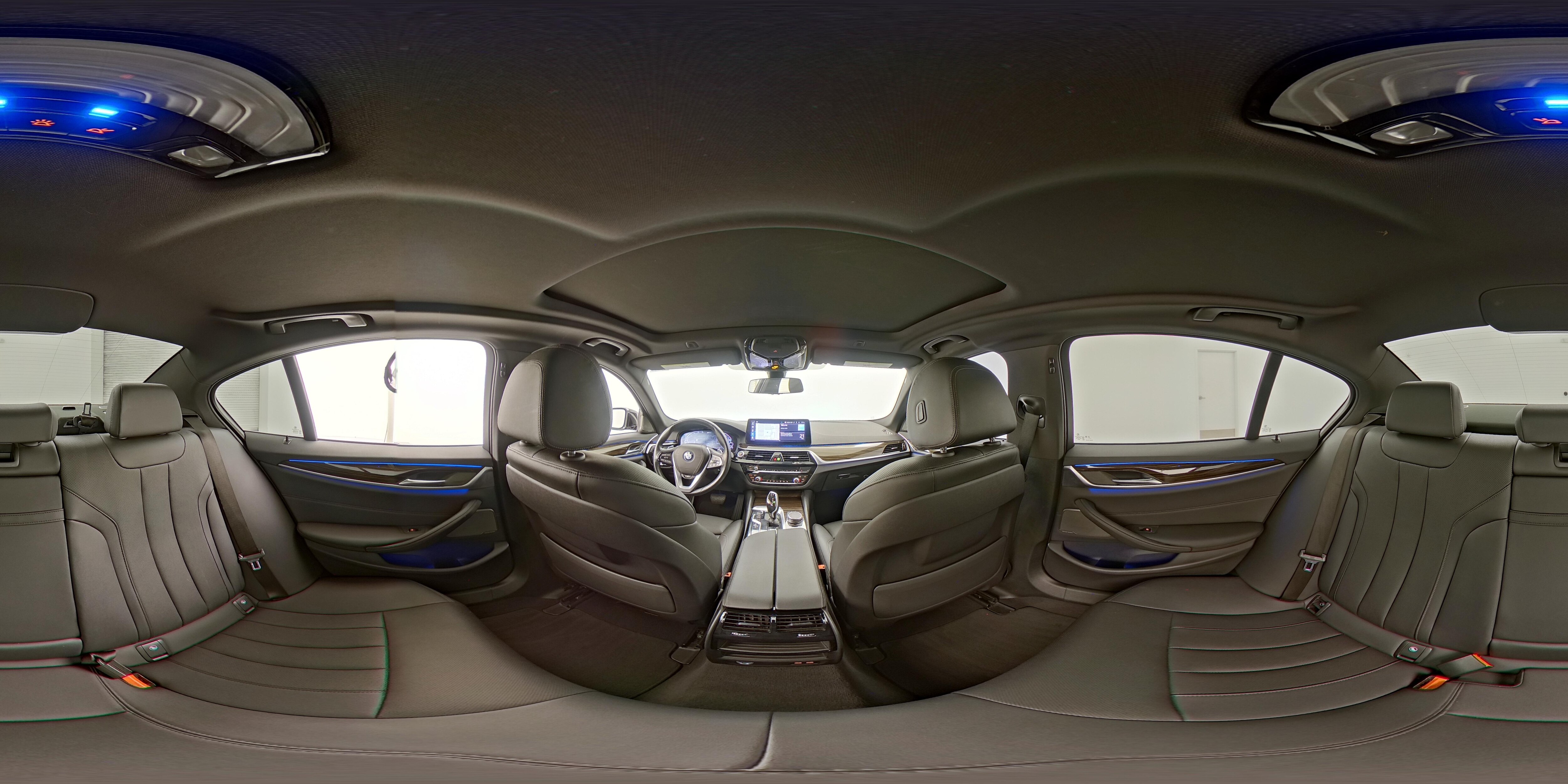 2023 BMW 5 Series 530e - Photo 28