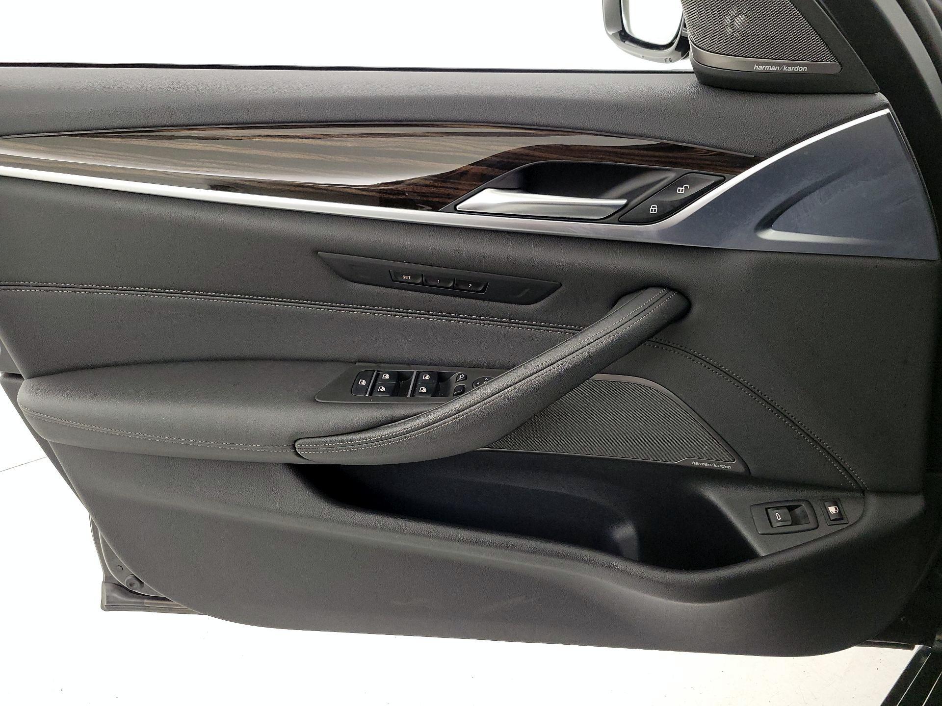 Thumbnail: 2023 BMW 5 Series - 12