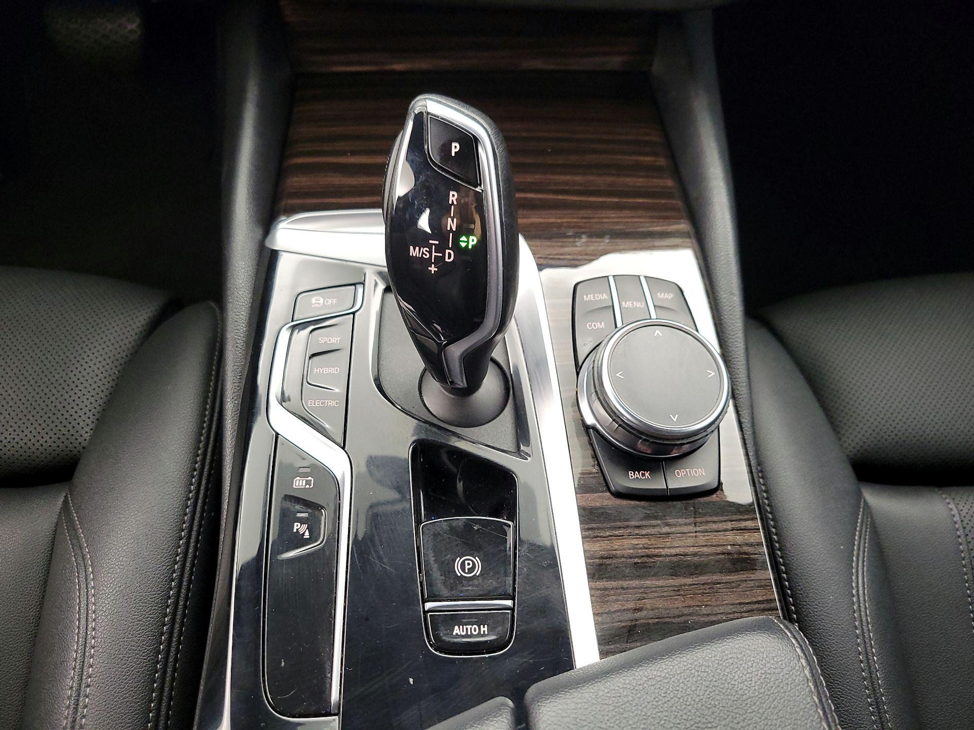 Thumbnail: 2023 BMW 5 Series - 18