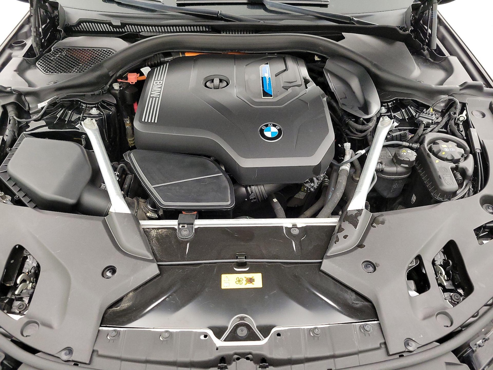 2023 BMW 5 Series 530e - Photo 24