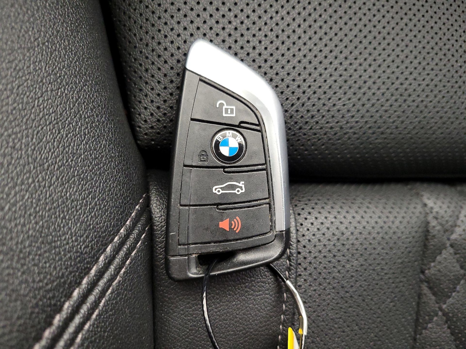 2023 BMW 5 Series 530e - Photo 26
