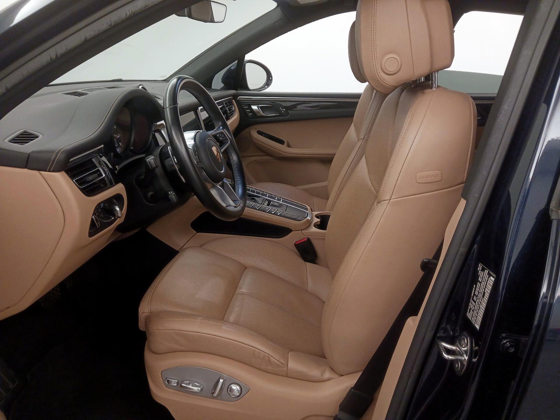 Thumbnail: 2020 Porsche Macan - 11
