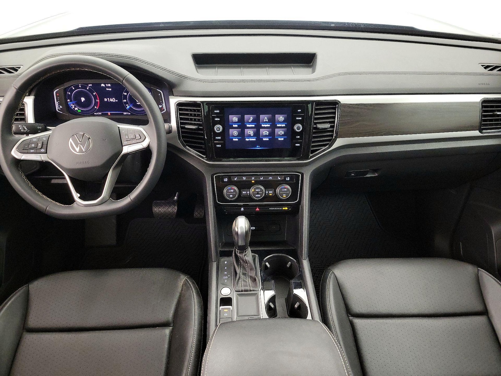 2023 Volkswagen Atlas SE w/Tech - Photo 10