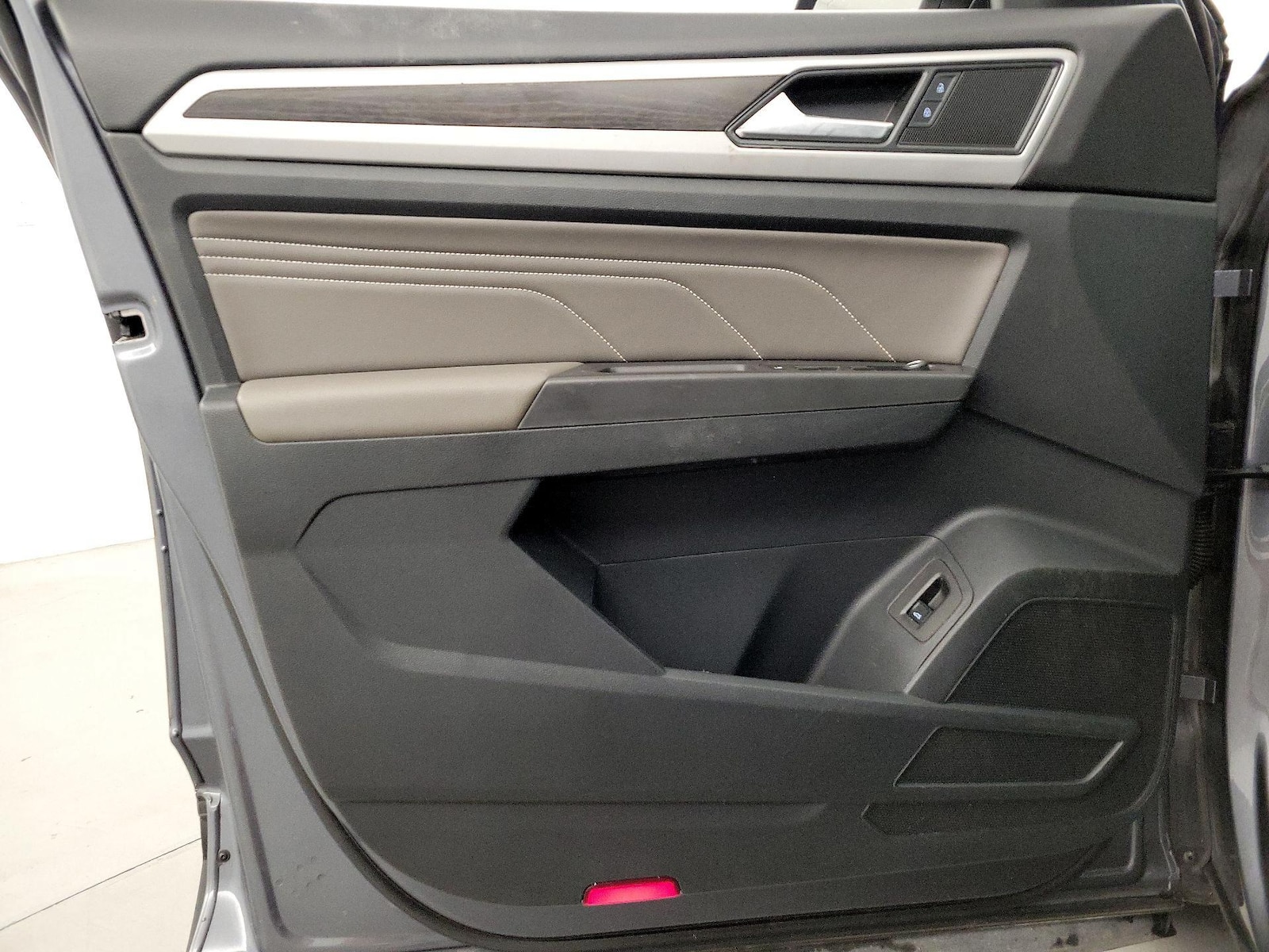 2023 Volkswagen Atlas SE w/Tech - Photo 13