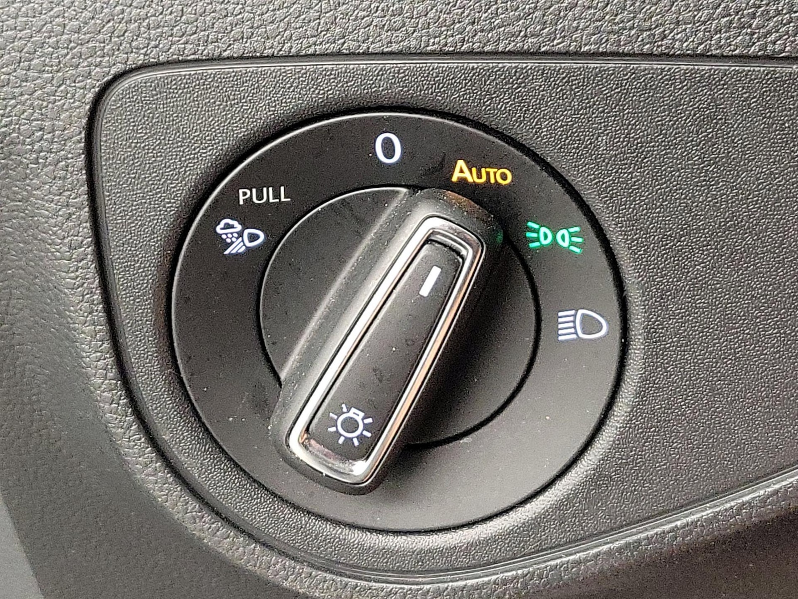 2023 Volkswagen Atlas SE w/Tech - Photo 14