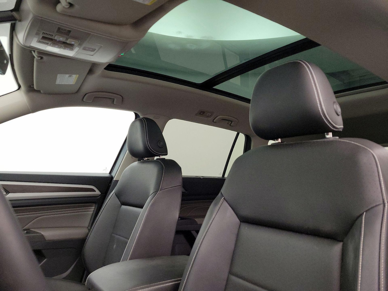 2023 Volkswagen Atlas SE w/Tech - Photo 20