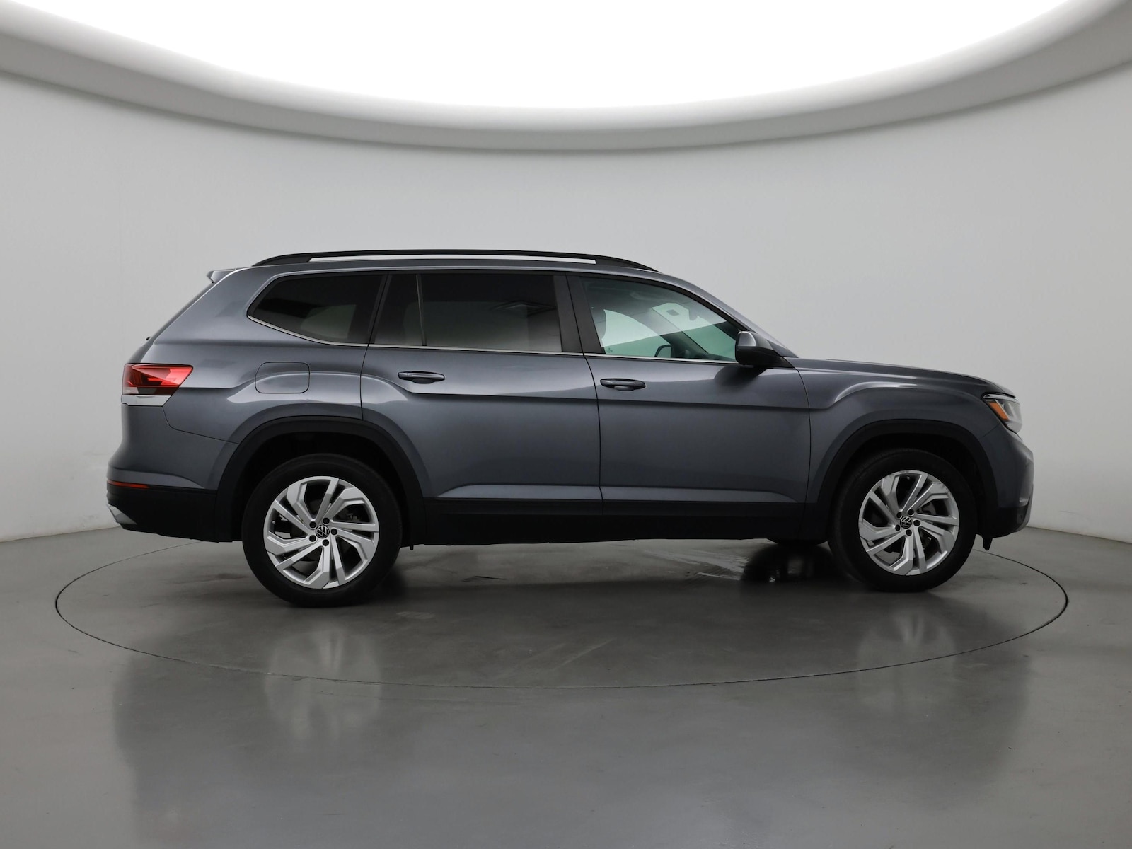 2023 Volkswagen Atlas SE w/Tech - Photo 8