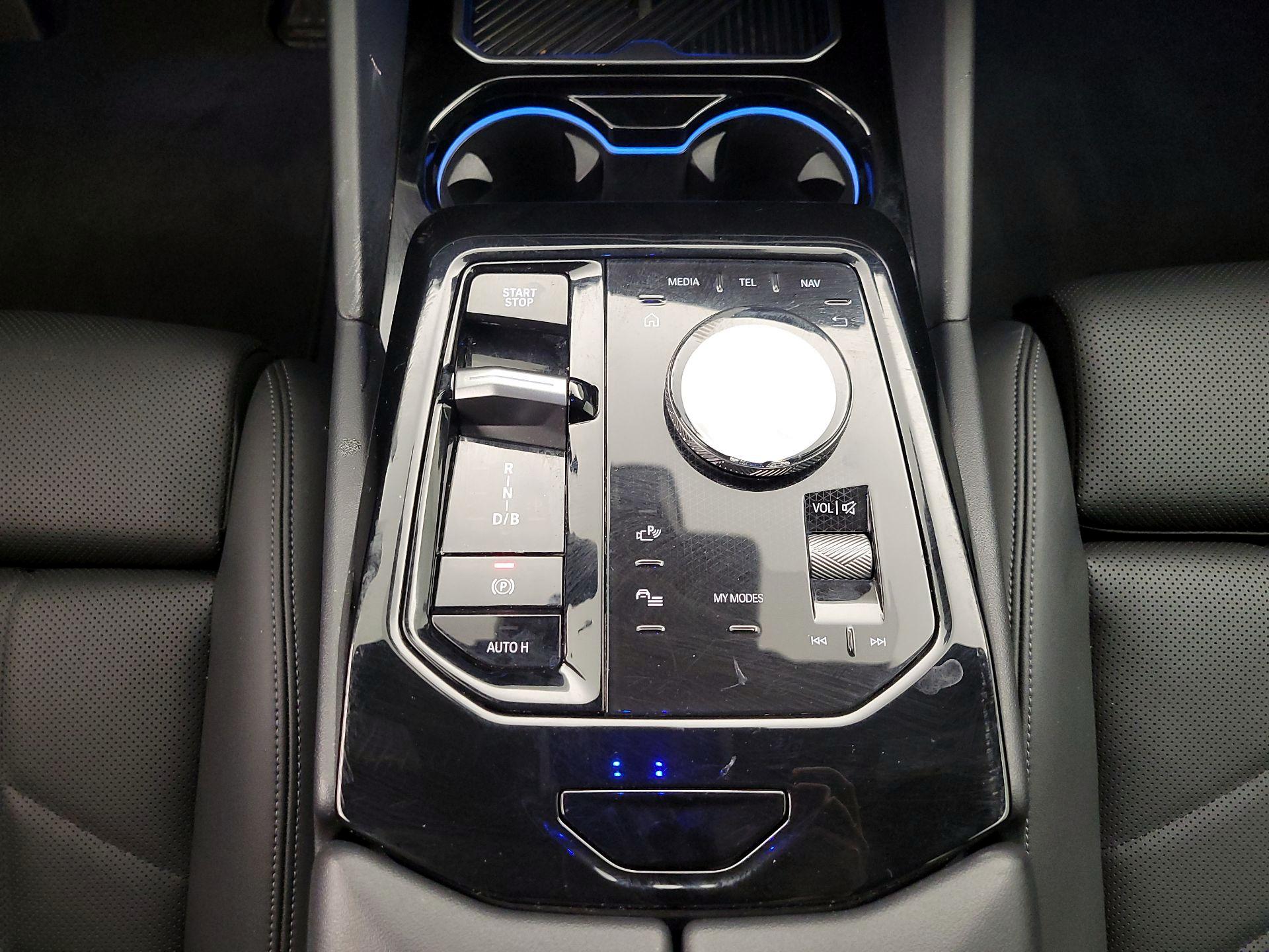 Thumbnail: 2024 BMW i5 - 18