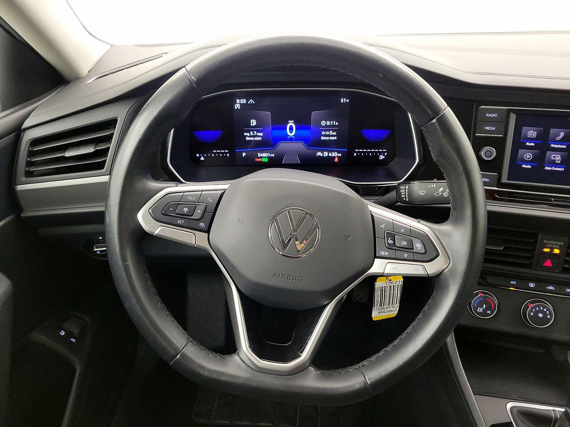 Thumbnail: 2024 Volkswagen Jetta - 10