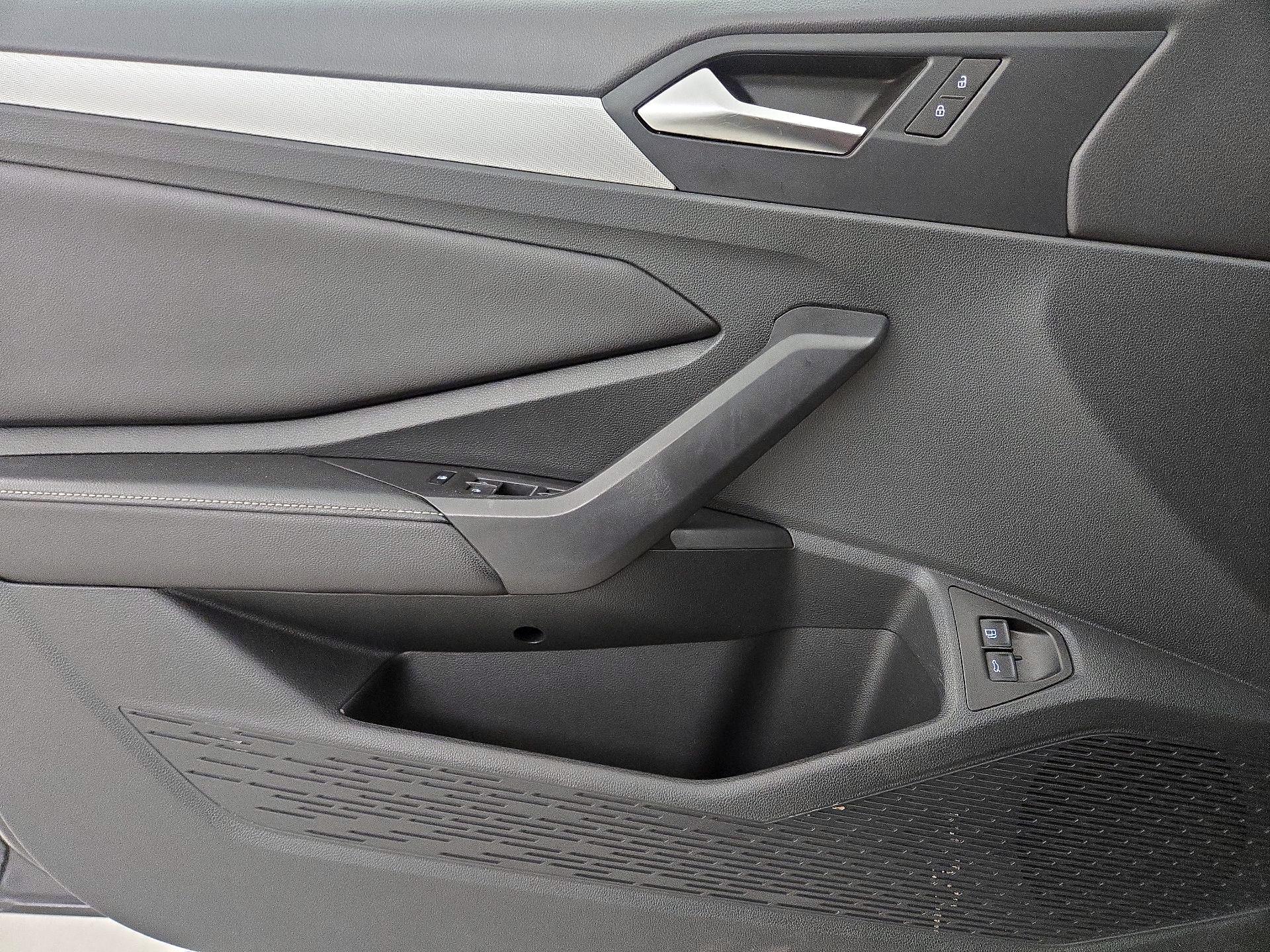Thumbnail: 2024 Volkswagen Jetta - 12