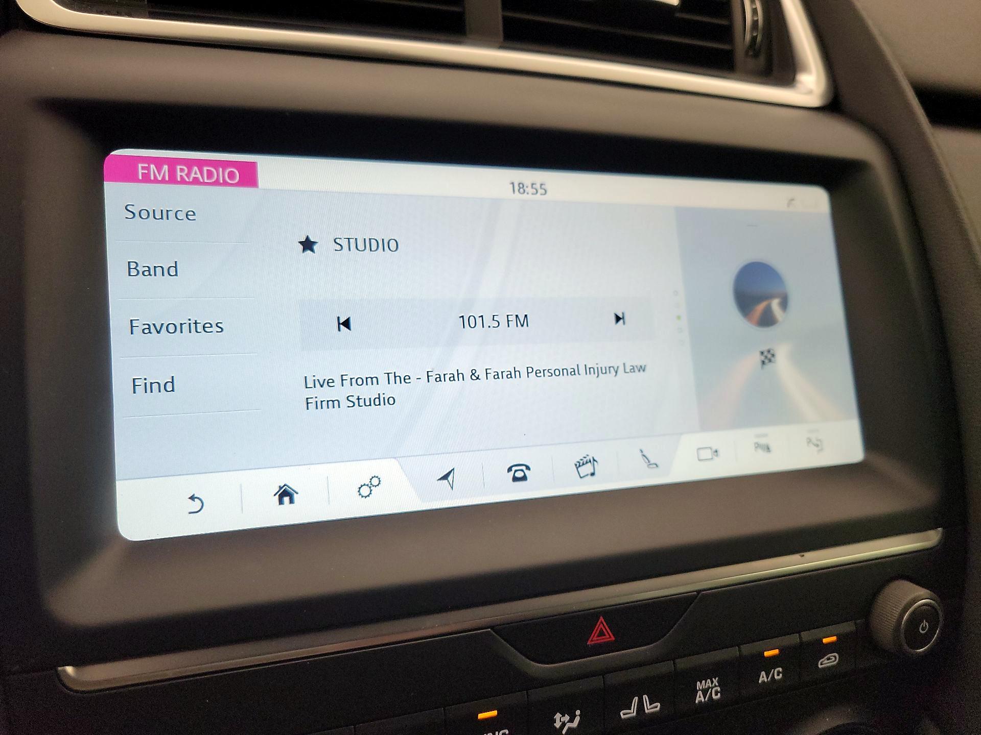 Thumbnail: 2020 Jaguar E-Pace - 16
