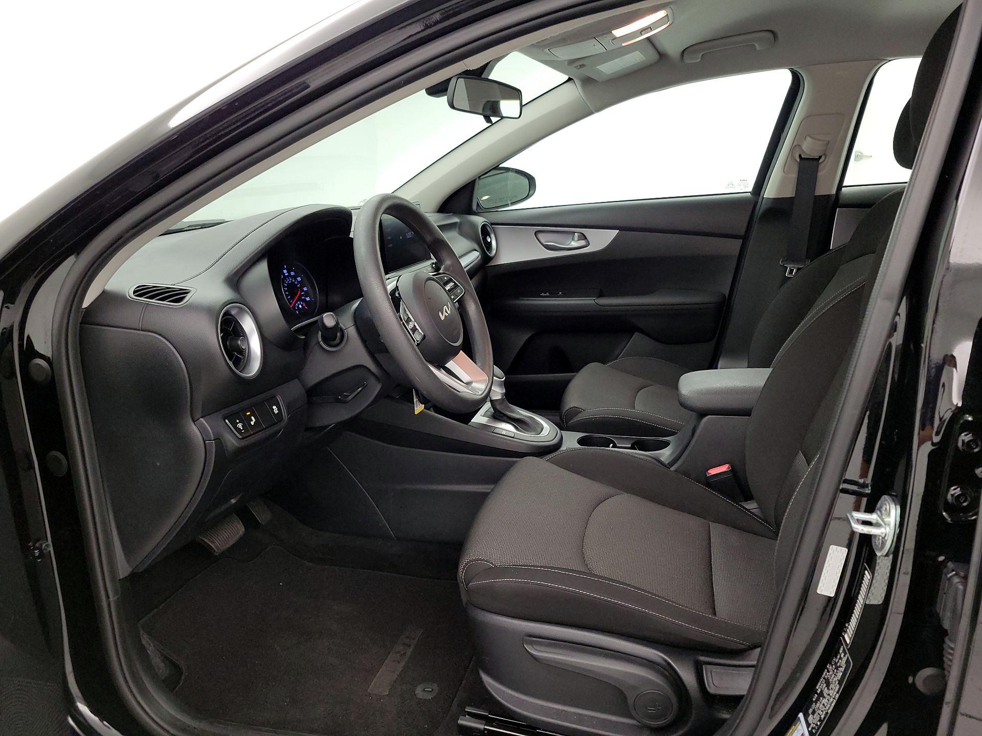 Thumbnail: 2022 Kia Forte - 11