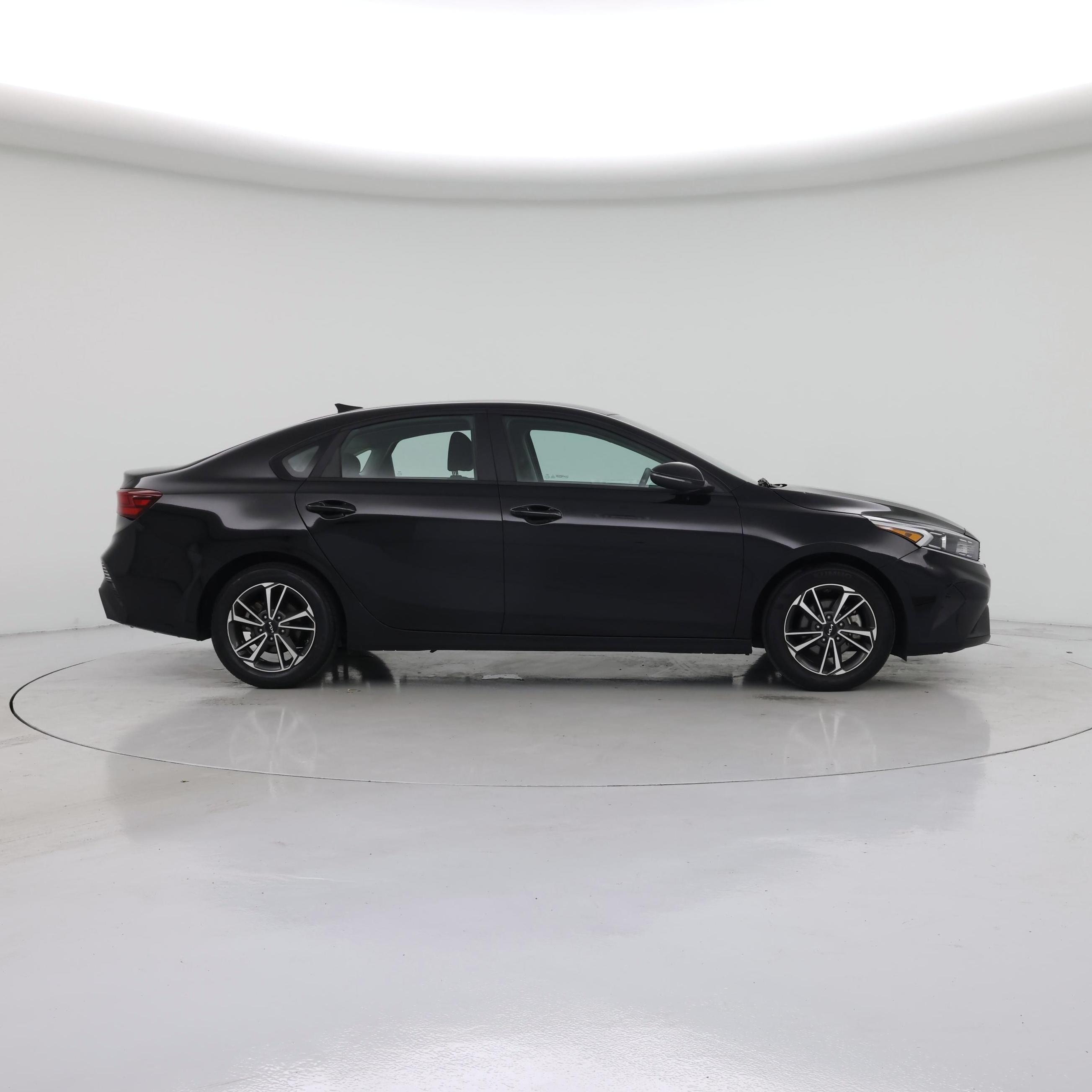 Thumbnail: 2022 Kia Forte - 7