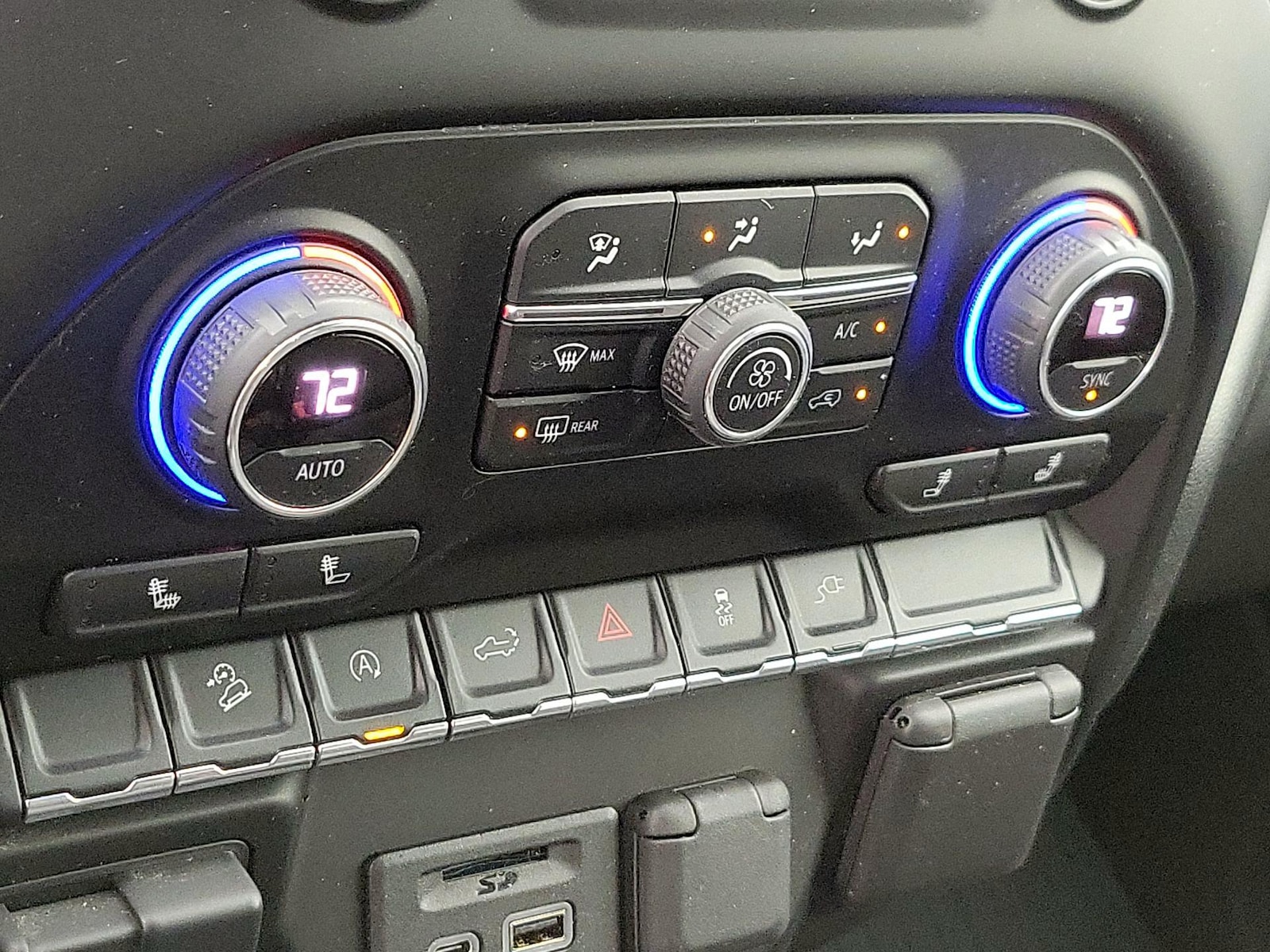 2021 Chevrolet Silverado 1500 LT - Photo 17