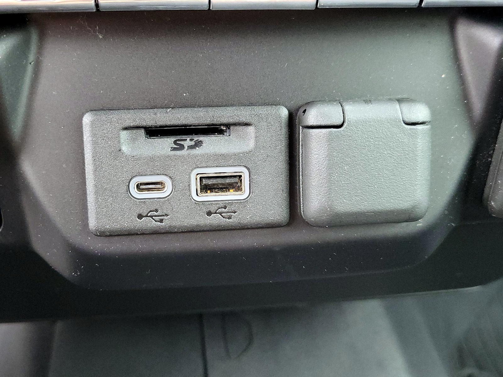 2021 Chevrolet Silverado 1500 LT - Photo 19