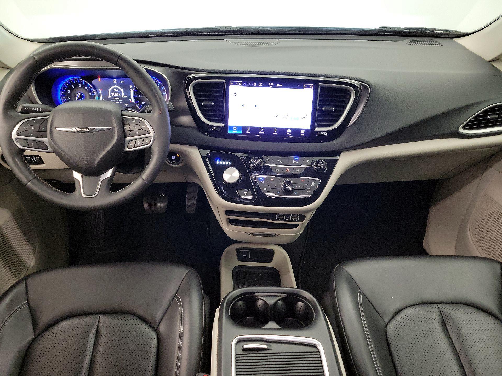 Thumbnail: 2023 Chrysler Pacifica - 9