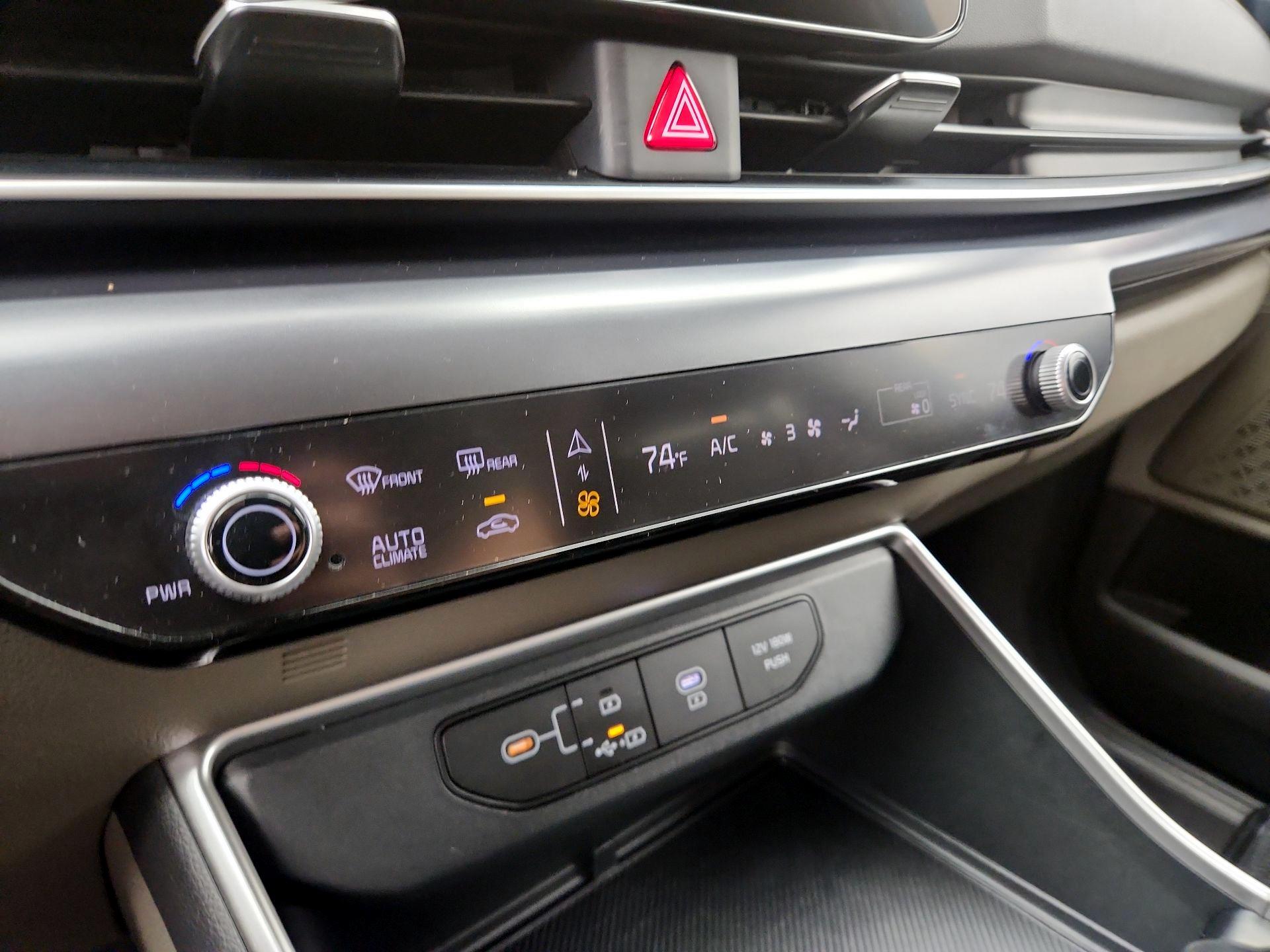 Thumbnail: 2025 Kia Carnival - 17