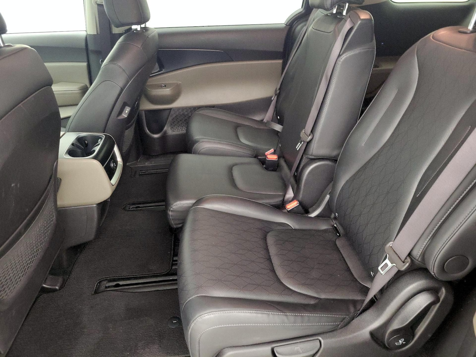 2025 Kia Carnival LXS - Photo 21