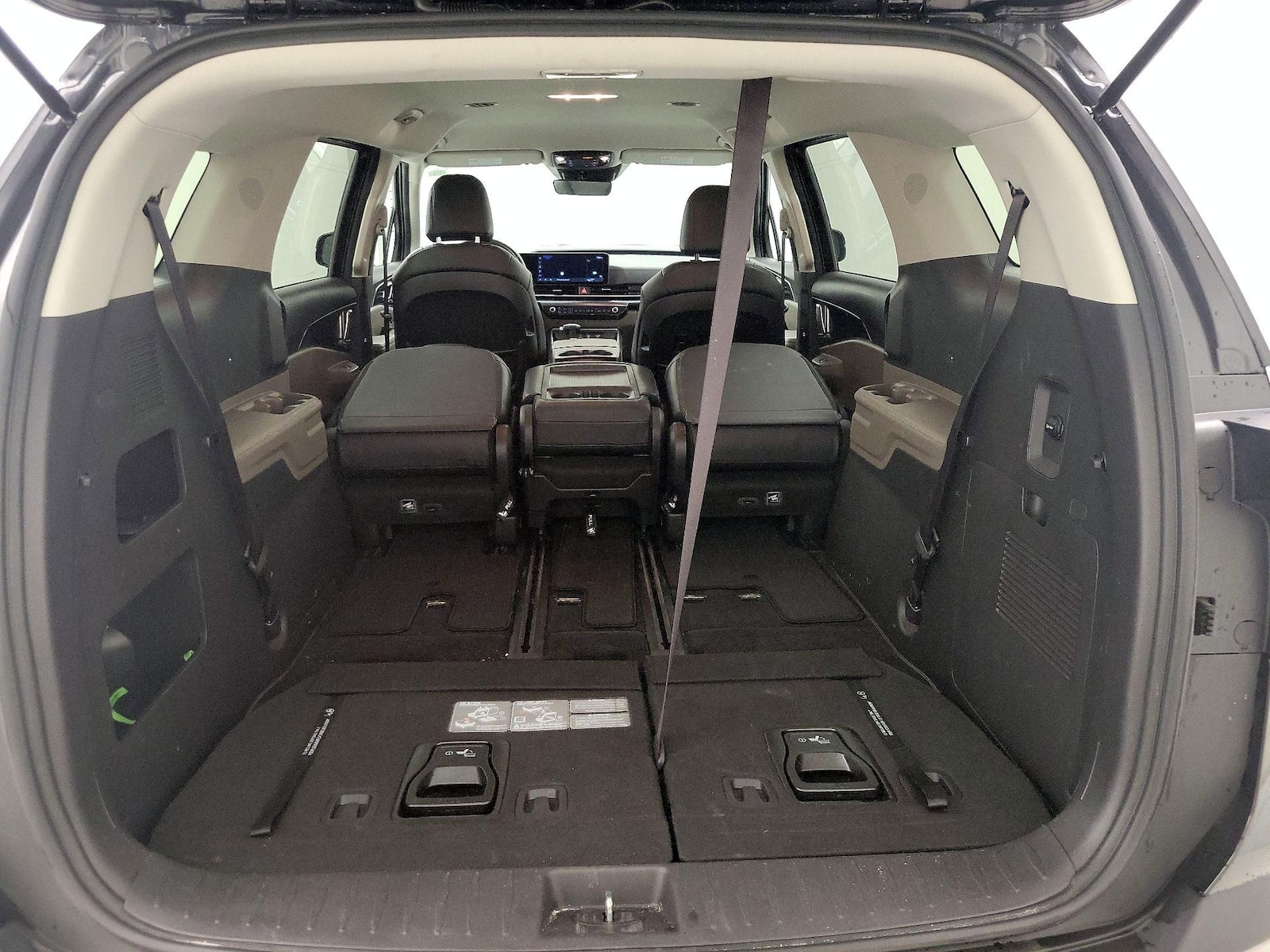 2025 Kia Carnival LXS - Photo 24