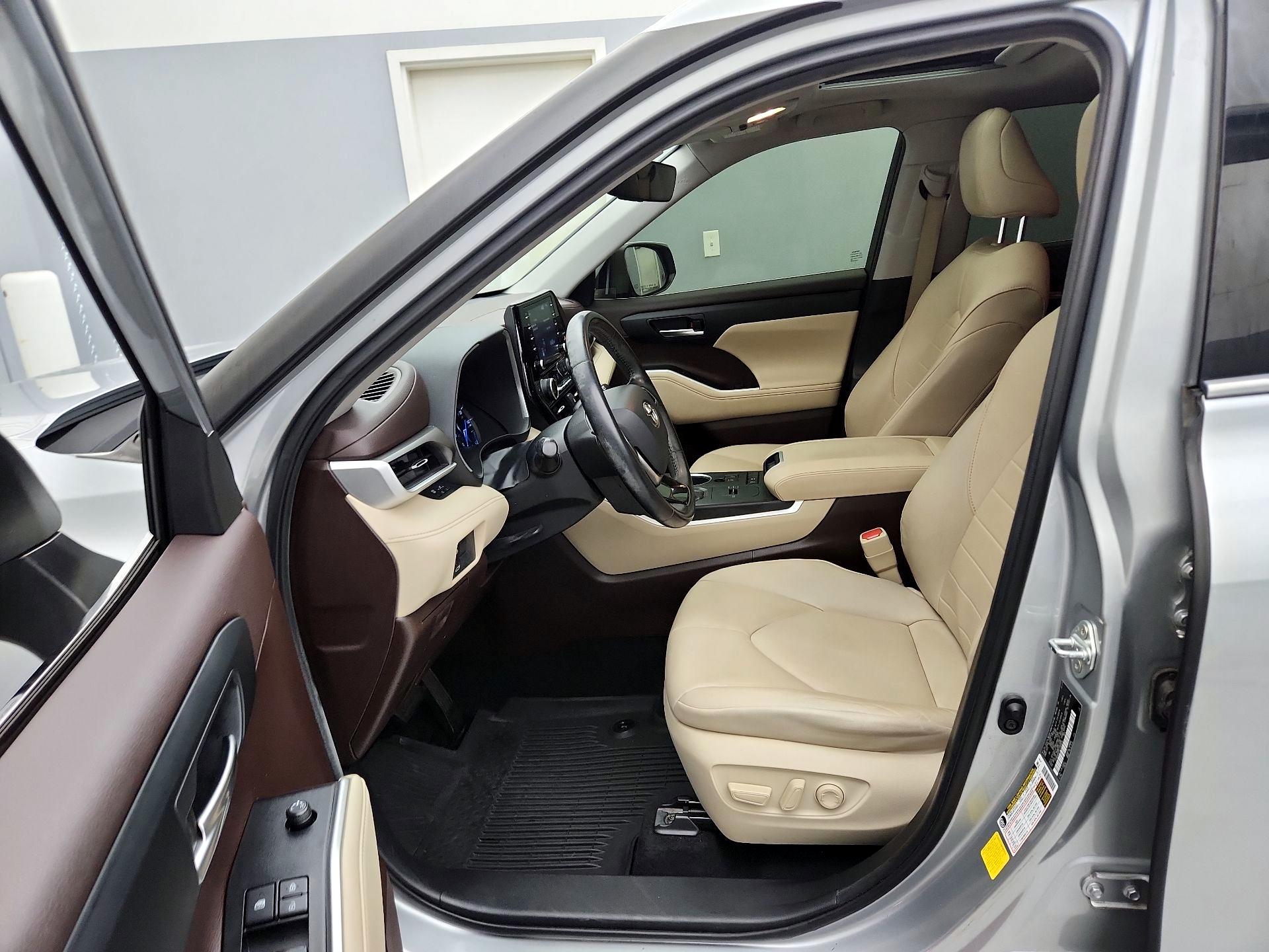Thumbnail: 2020 Toyota Highlander - 11