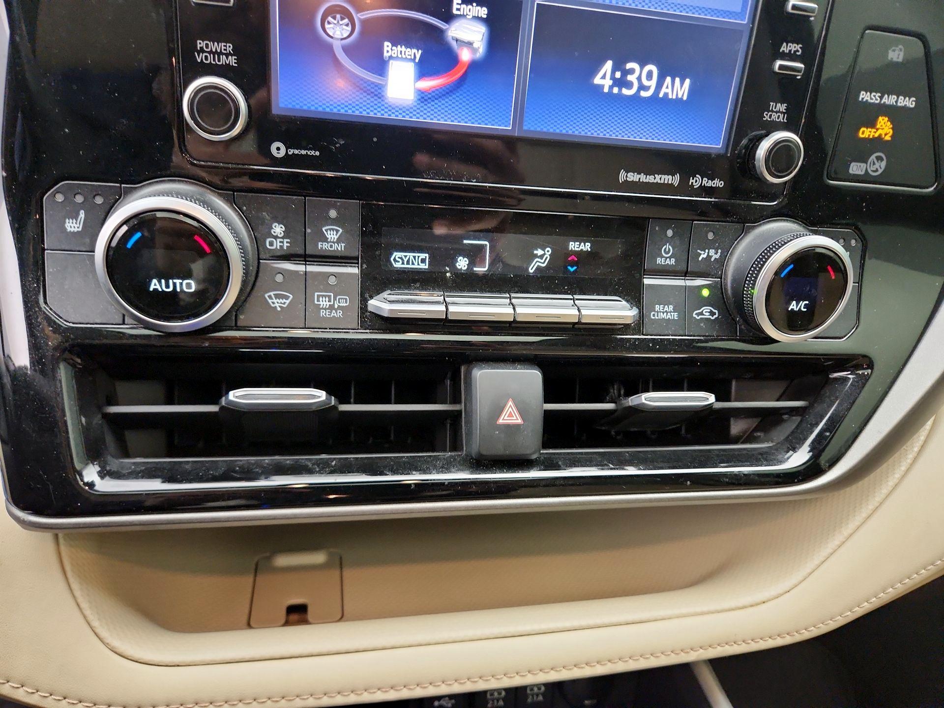Thumbnail: 2020 Toyota Highlander - 16