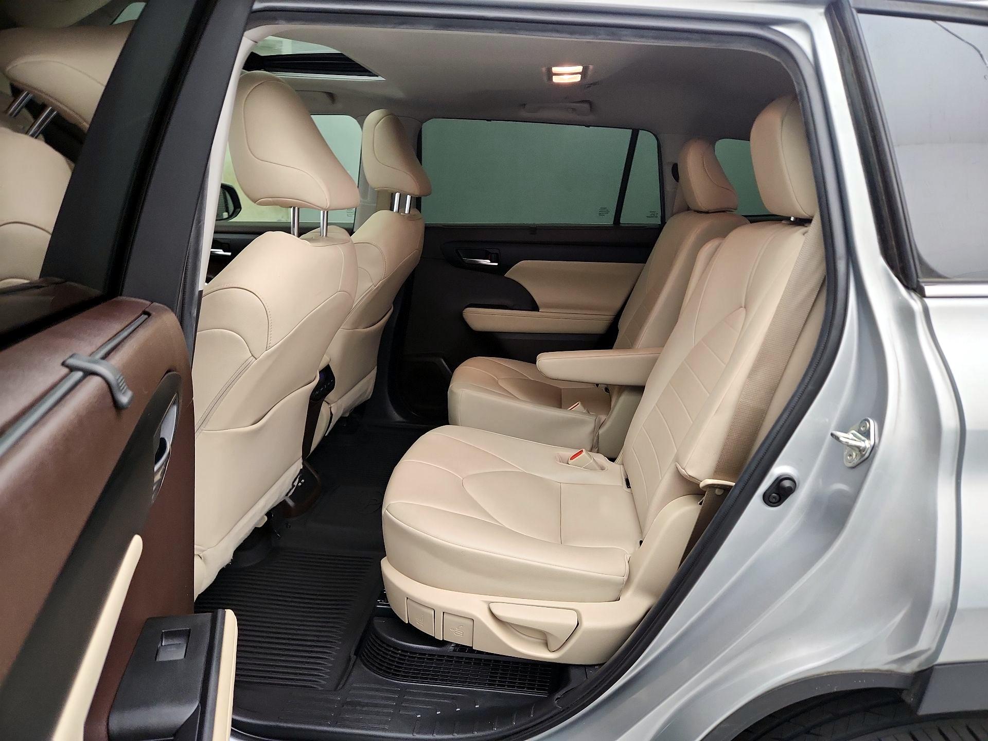 Thumbnail: 2020 Toyota Highlander - 20