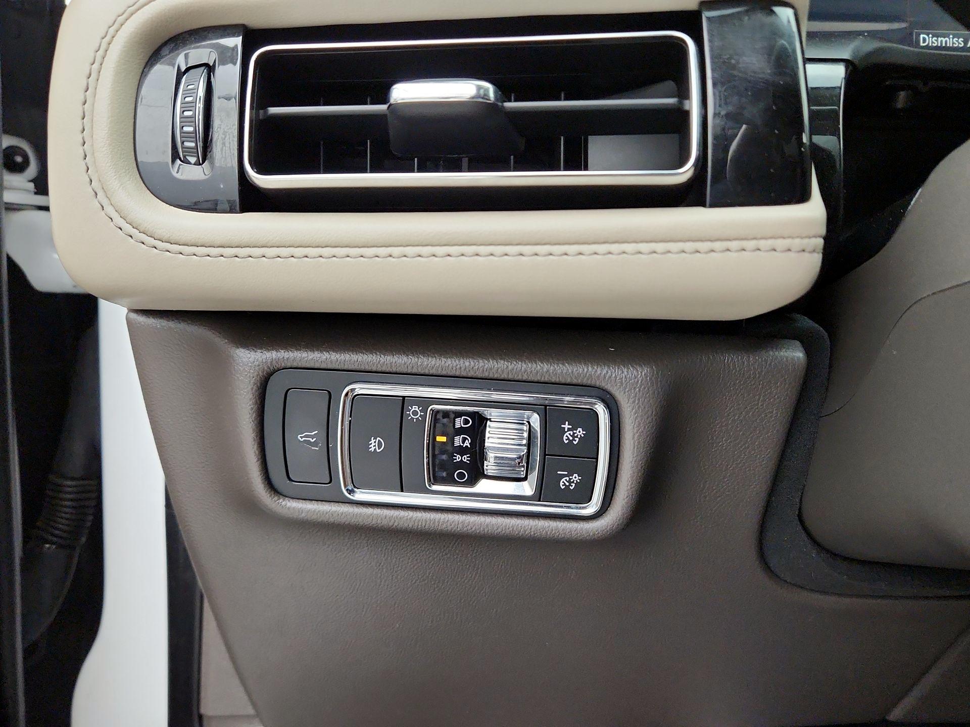 Thumbnail: 2020 Lincoln Aviator - 13