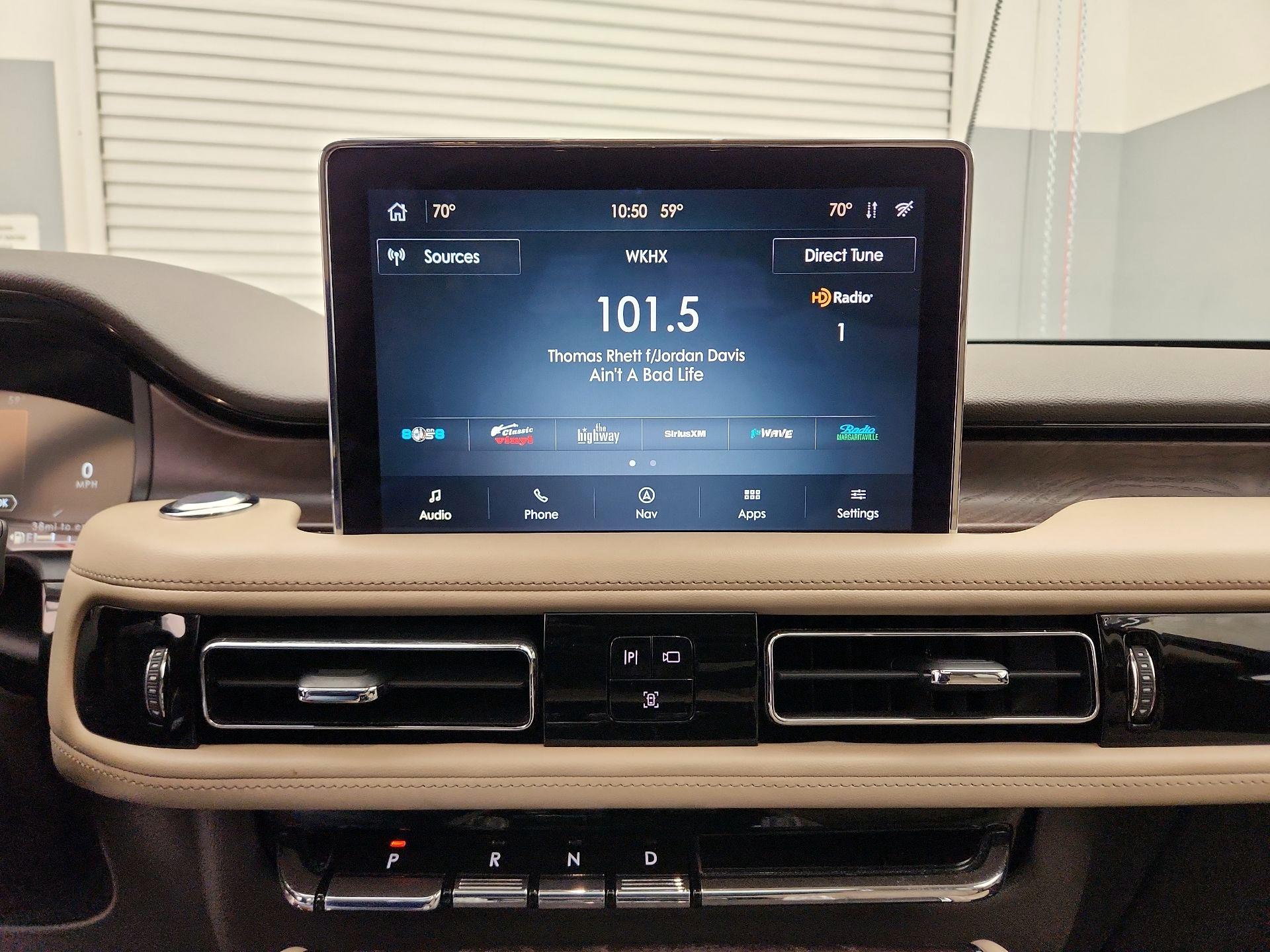 Thumbnail: 2020 Lincoln Aviator - 16
