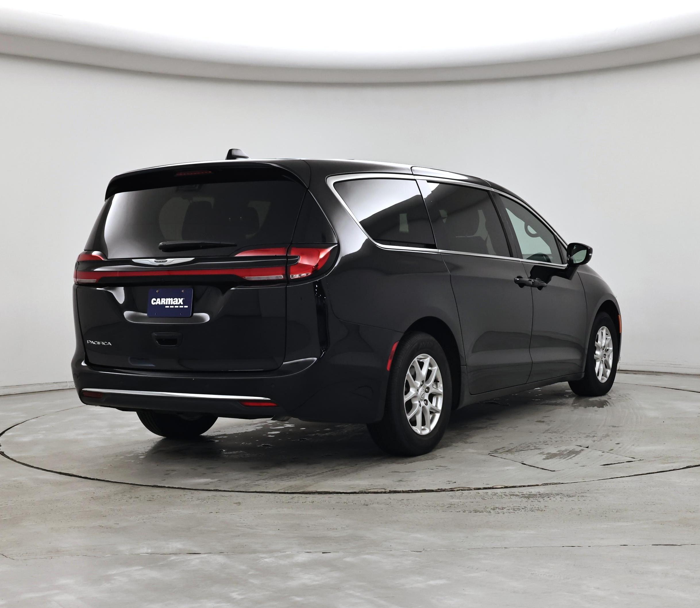 Thumbnail: 2025 Chrysler Pacifica - 8