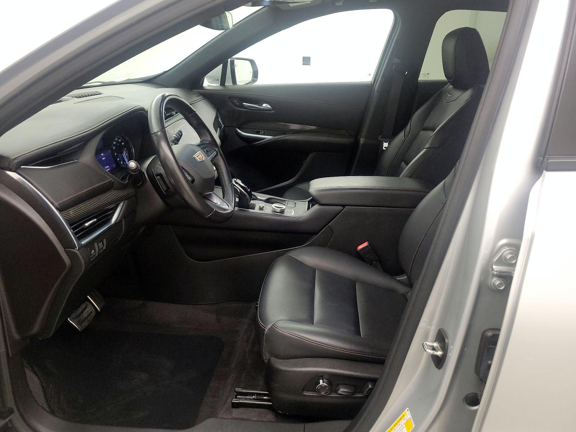 Thumbnail: 2021 Cadillac XT4 - 11