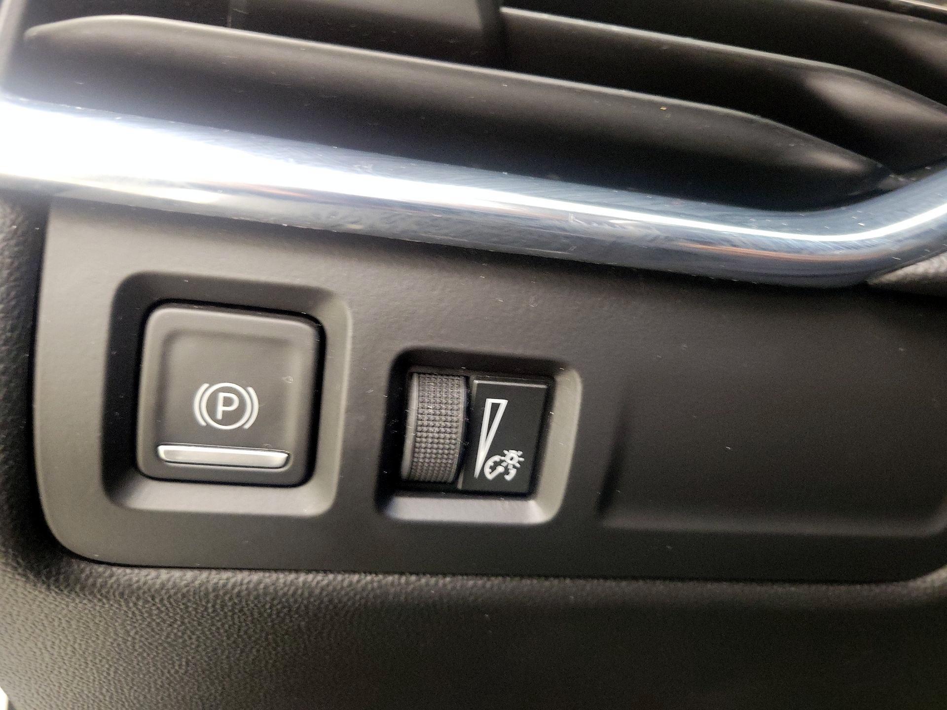 Thumbnail: 2021 Cadillac XT4 - 13