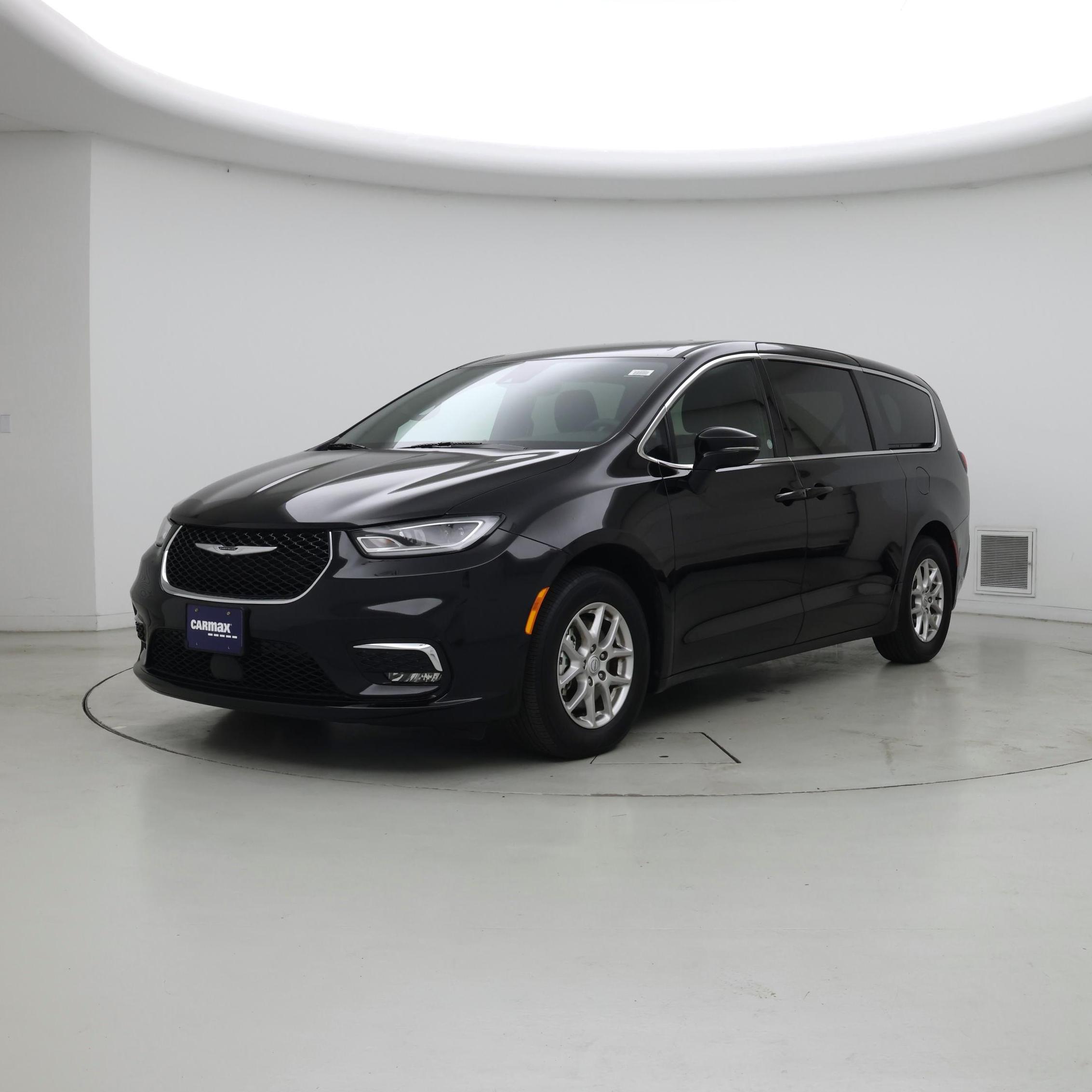 Thumbnail: 2025 Chrysler Pacifica - 4