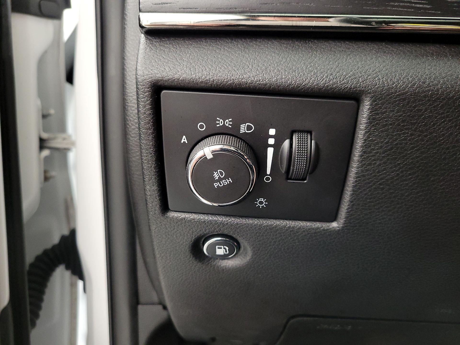 Thumbnail: 2019 Jeep Grand Cherokee - 13