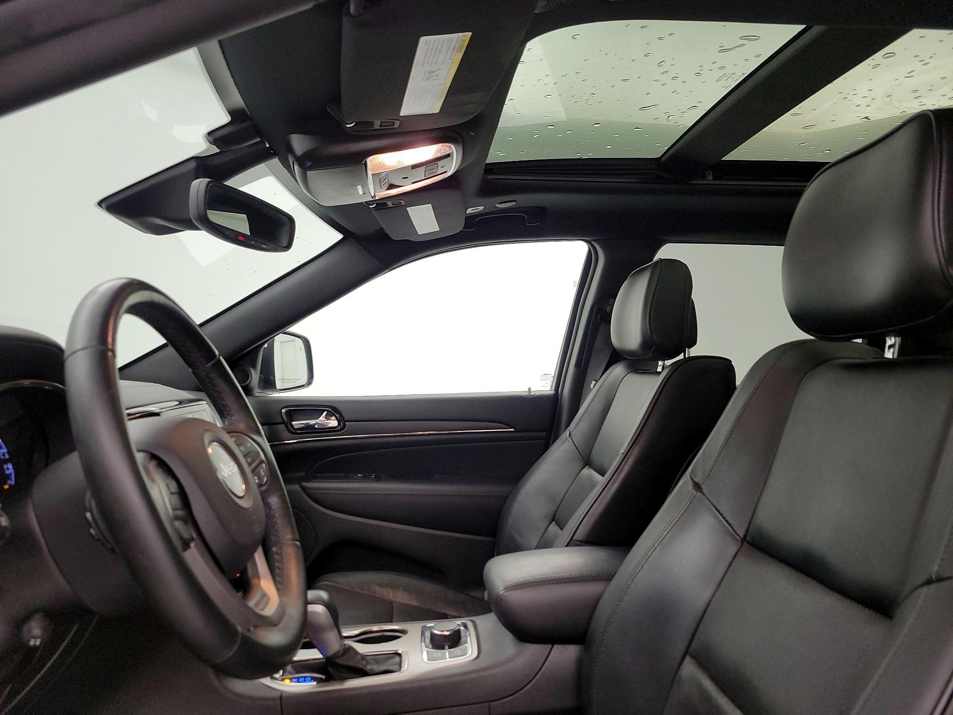 Thumbnail: 2019 Jeep Grand Cherokee - 20
