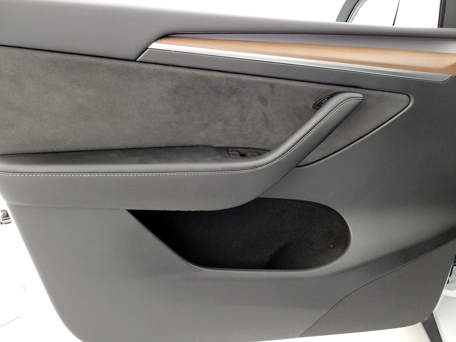 Thumbnail: 2023 Tesla Model Y - 12