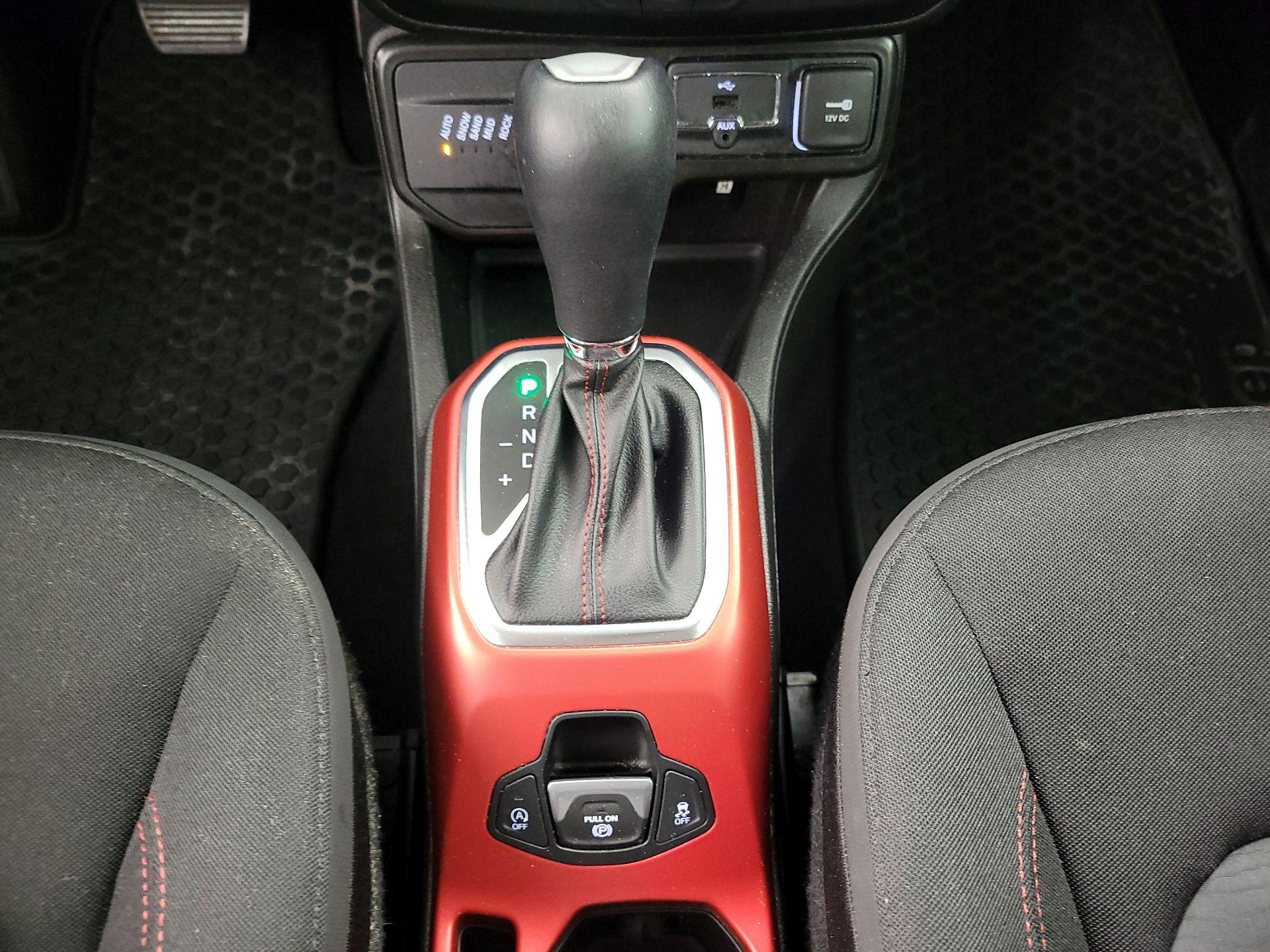 Thumbnail: 2020 Jeep Renegade - 17