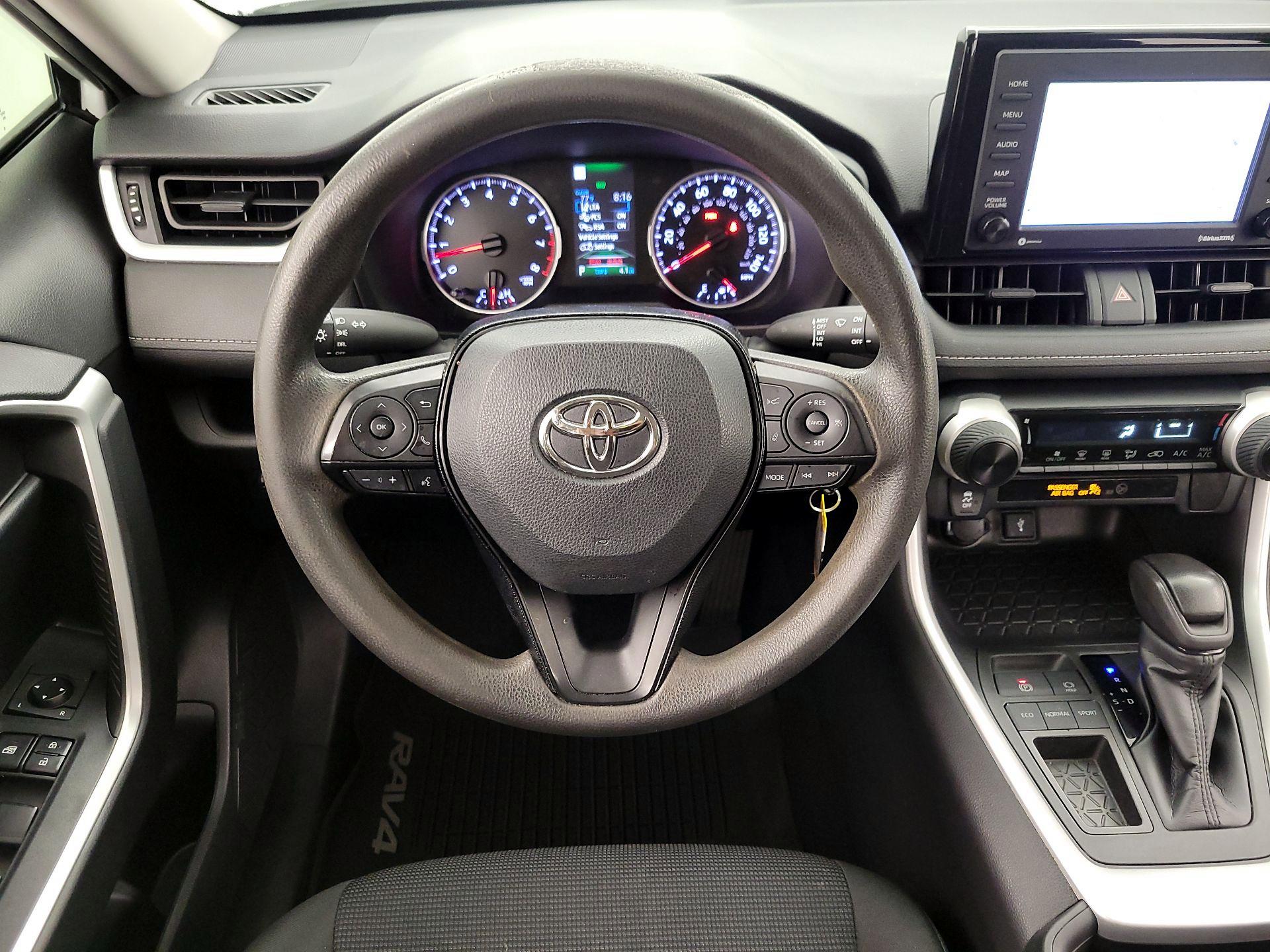 Thumbnail: 2020 Toyota RAV4 - 10