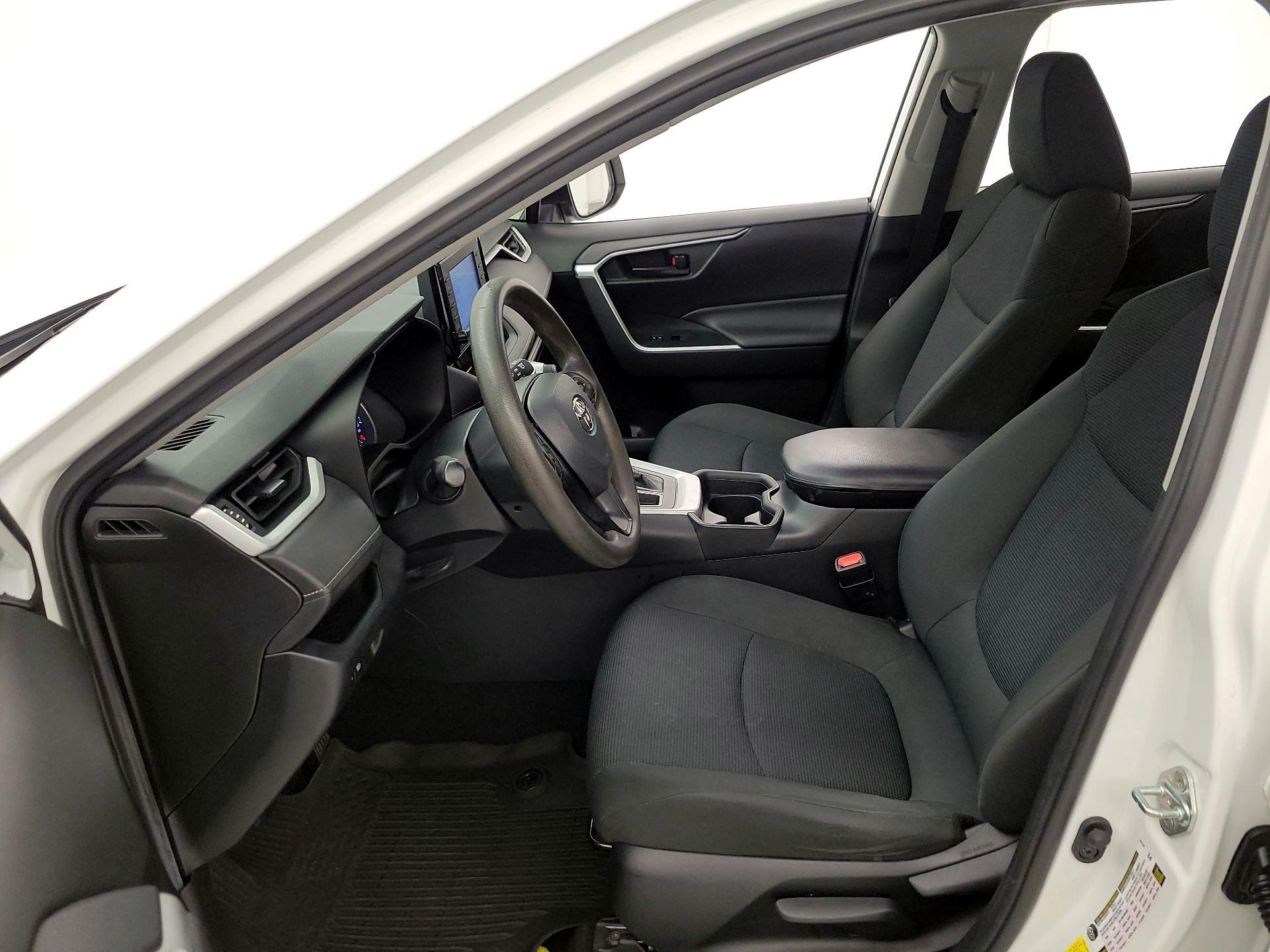 Thumbnail: 2020 Toyota RAV4 - 11